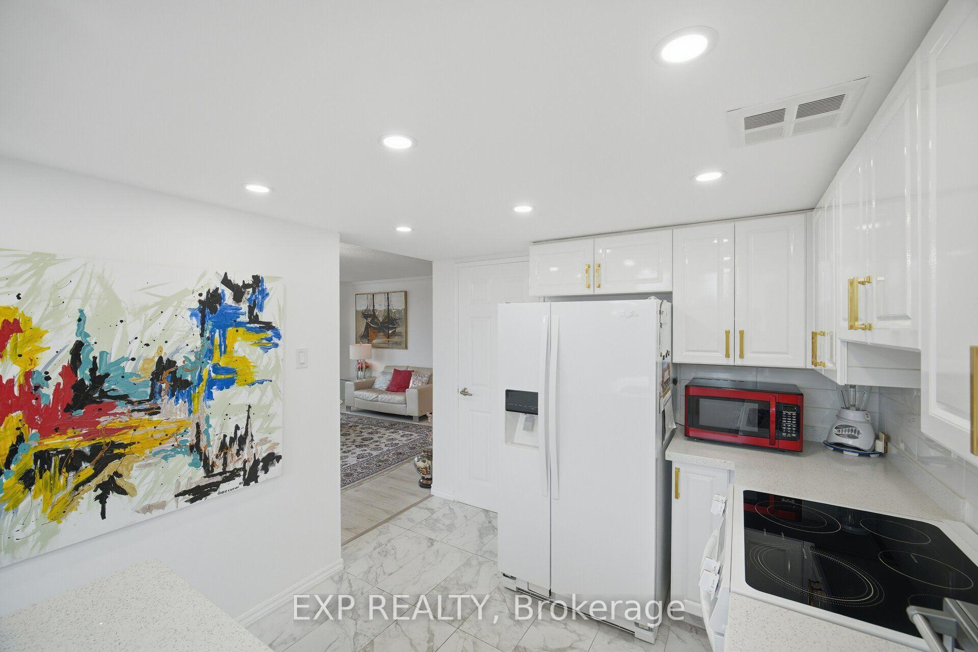 Photo 17 of Unit 410, 7440 Bathurst Street, Vaughan, Brownridge — HOMEH