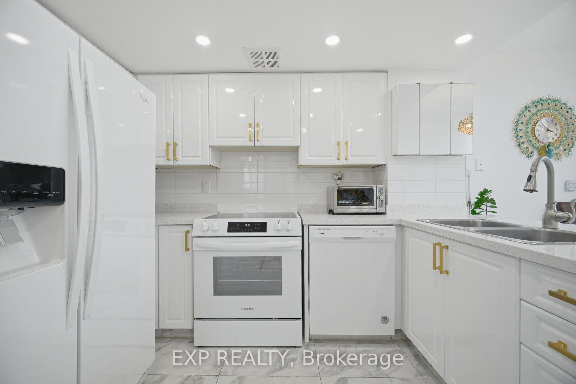 Photo 18 of Unit 410, 7440 Bathurst Street, Vaughan, Brownridge — HOMEH
