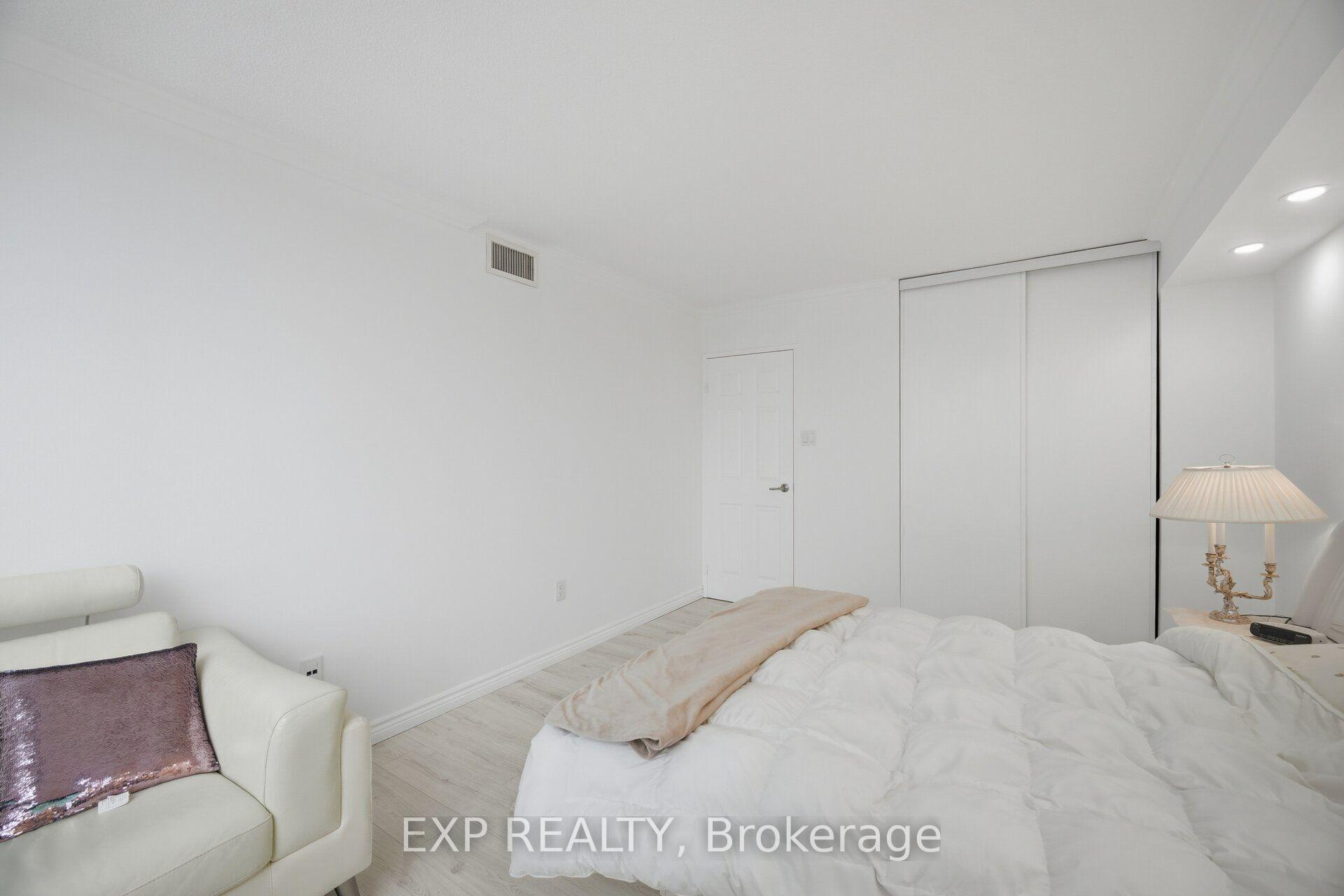 Photo 30 of Unit 410, 7440 Bathurst Street, Vaughan, Brownridge — HOMEH