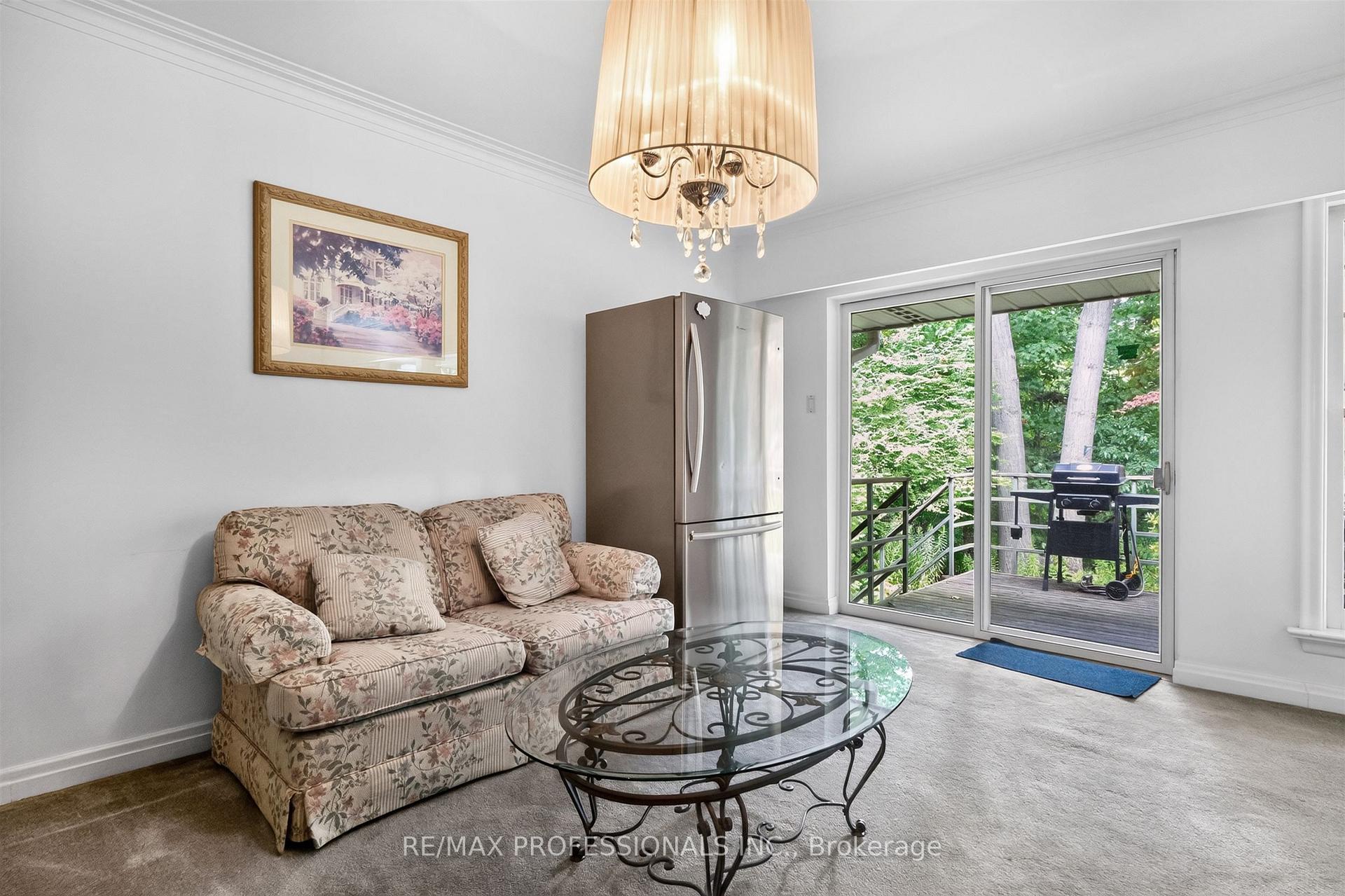 Photo 8 of 89 Valecrest Drive, Etobicoke, Edenbridge-Humber Valley — HOMEH