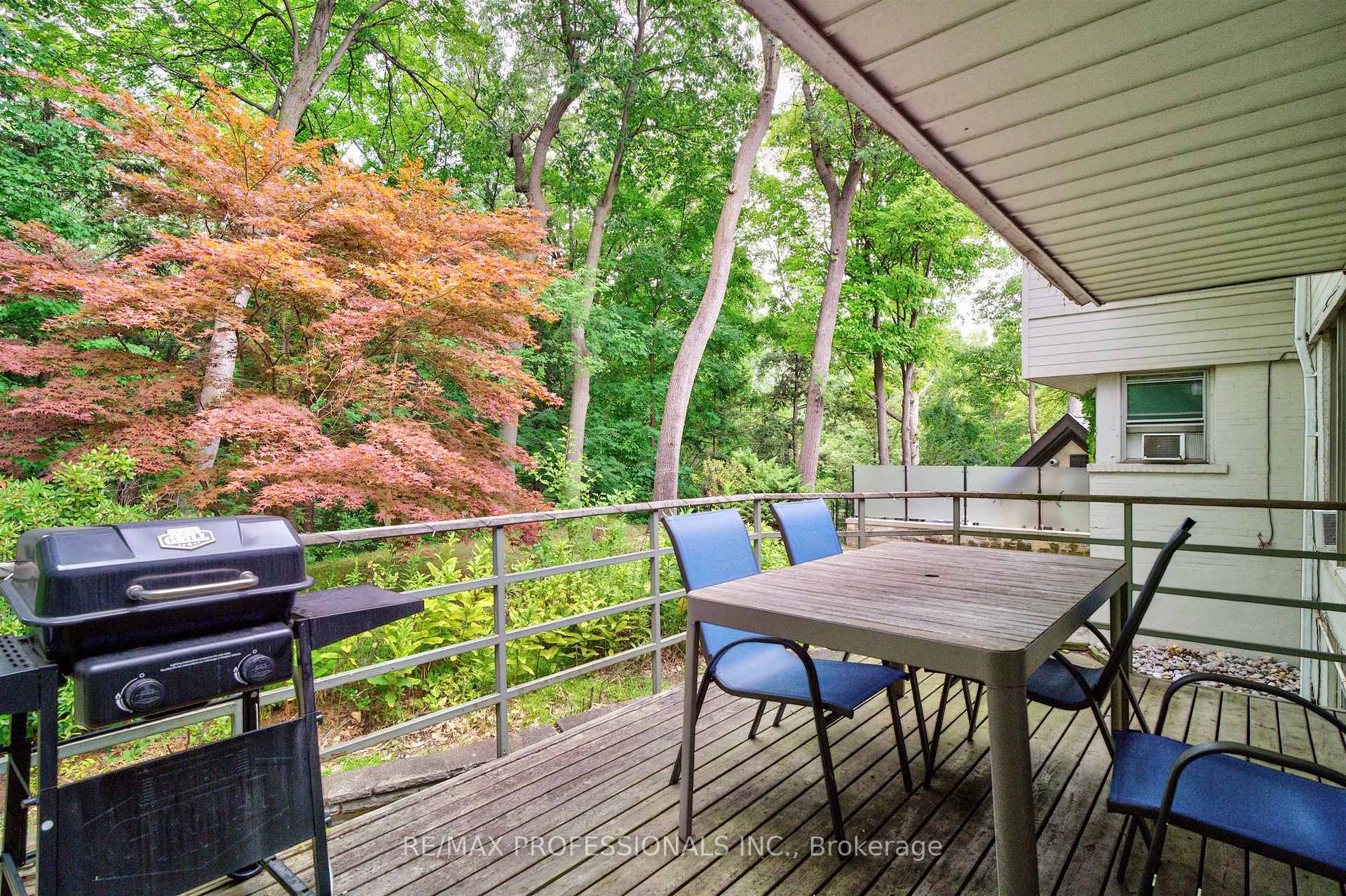 Photo 9 of 89 Valecrest Drive, Etobicoke, Edenbridge-Humber Valley — HOMEH