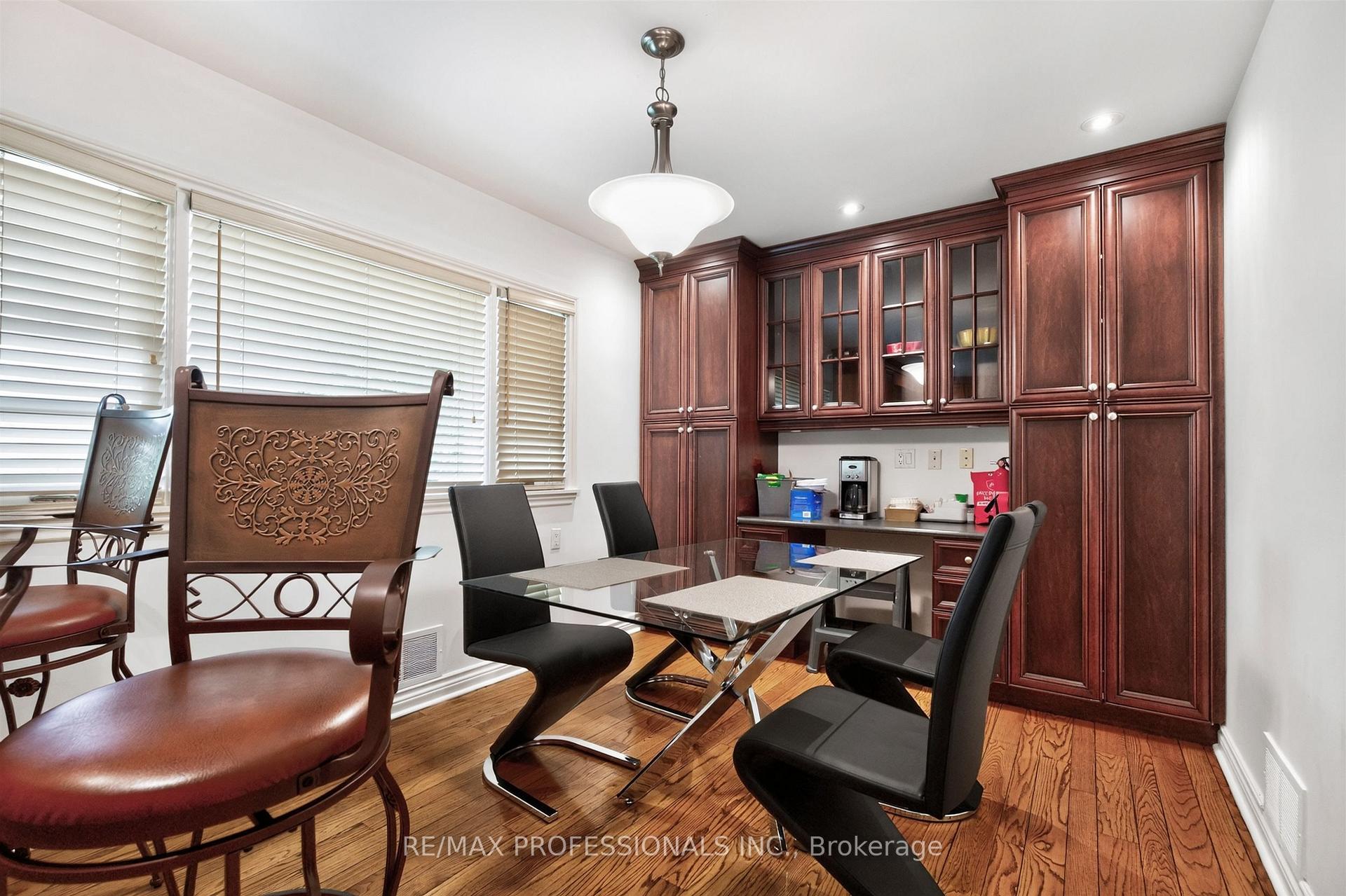 Photo 13 of 89 Valecrest Drive, Etobicoke, Edenbridge-Humber Valley — HOMEH