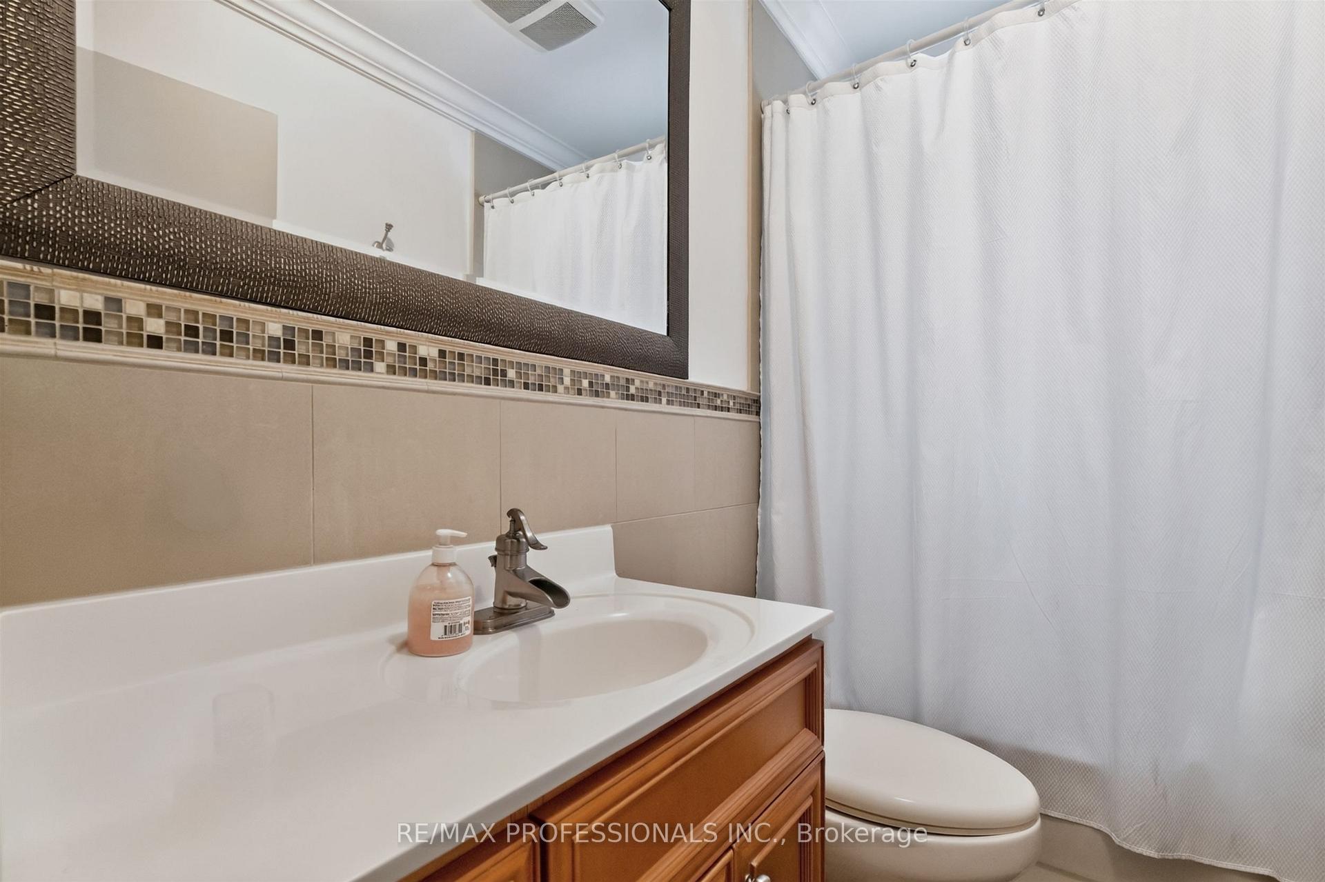 Photo 17 of 89 Valecrest Drive, Etobicoke, Edenbridge-Humber Valley — HOMEH