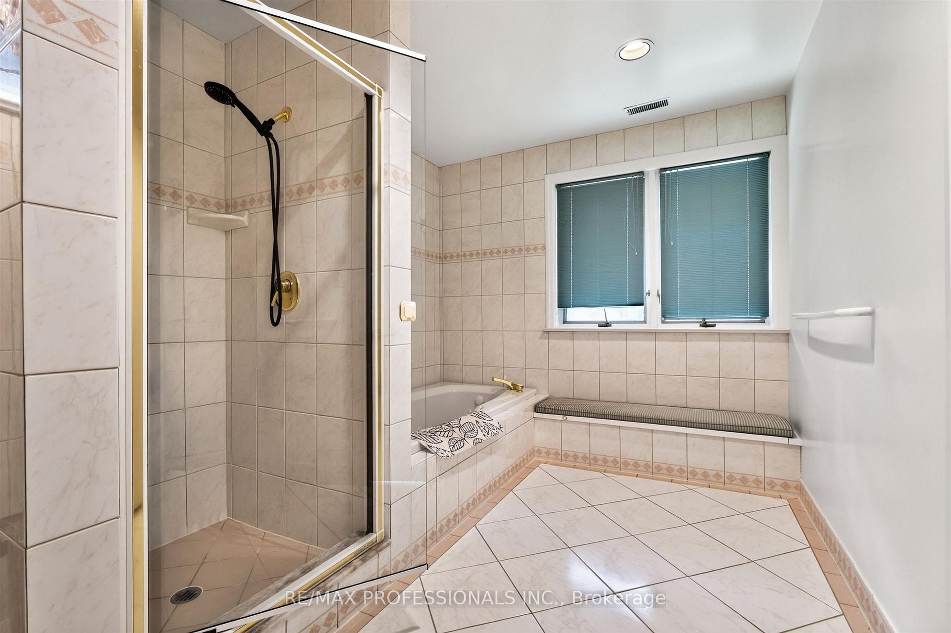 Photo 21 of 89 Valecrest Drive, Etobicoke, Edenbridge-Humber Valley — HOMEH