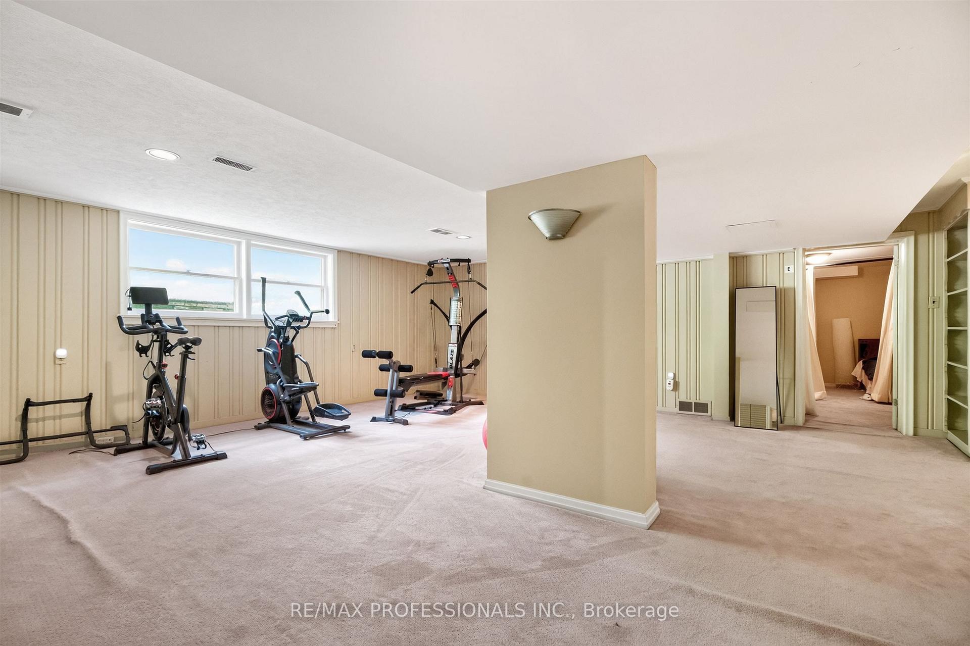 Photo 22 of 89 Valecrest Drive, Etobicoke, Edenbridge-Humber Valley — HOMEH