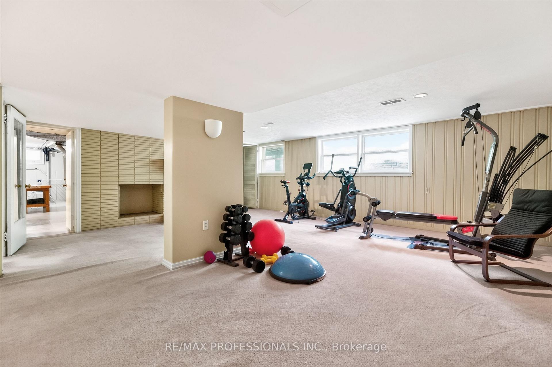 Photo 23 of 89 Valecrest Drive, Etobicoke, Edenbridge-Humber Valley — HOMEH