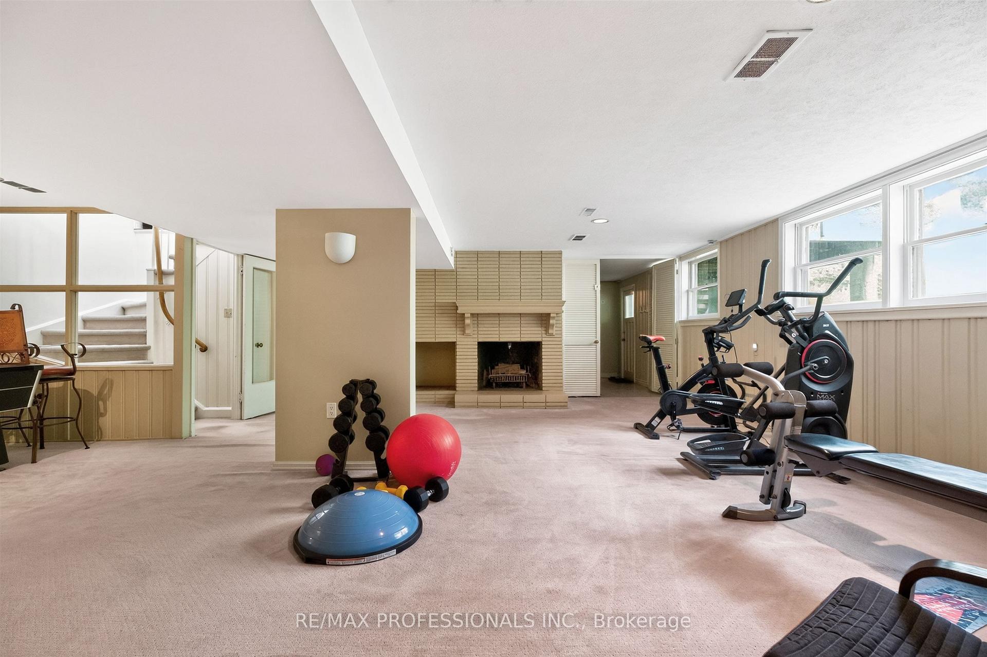 Photo 24 of 89 Valecrest Drive, Etobicoke, Edenbridge-Humber Valley — HOMEH
