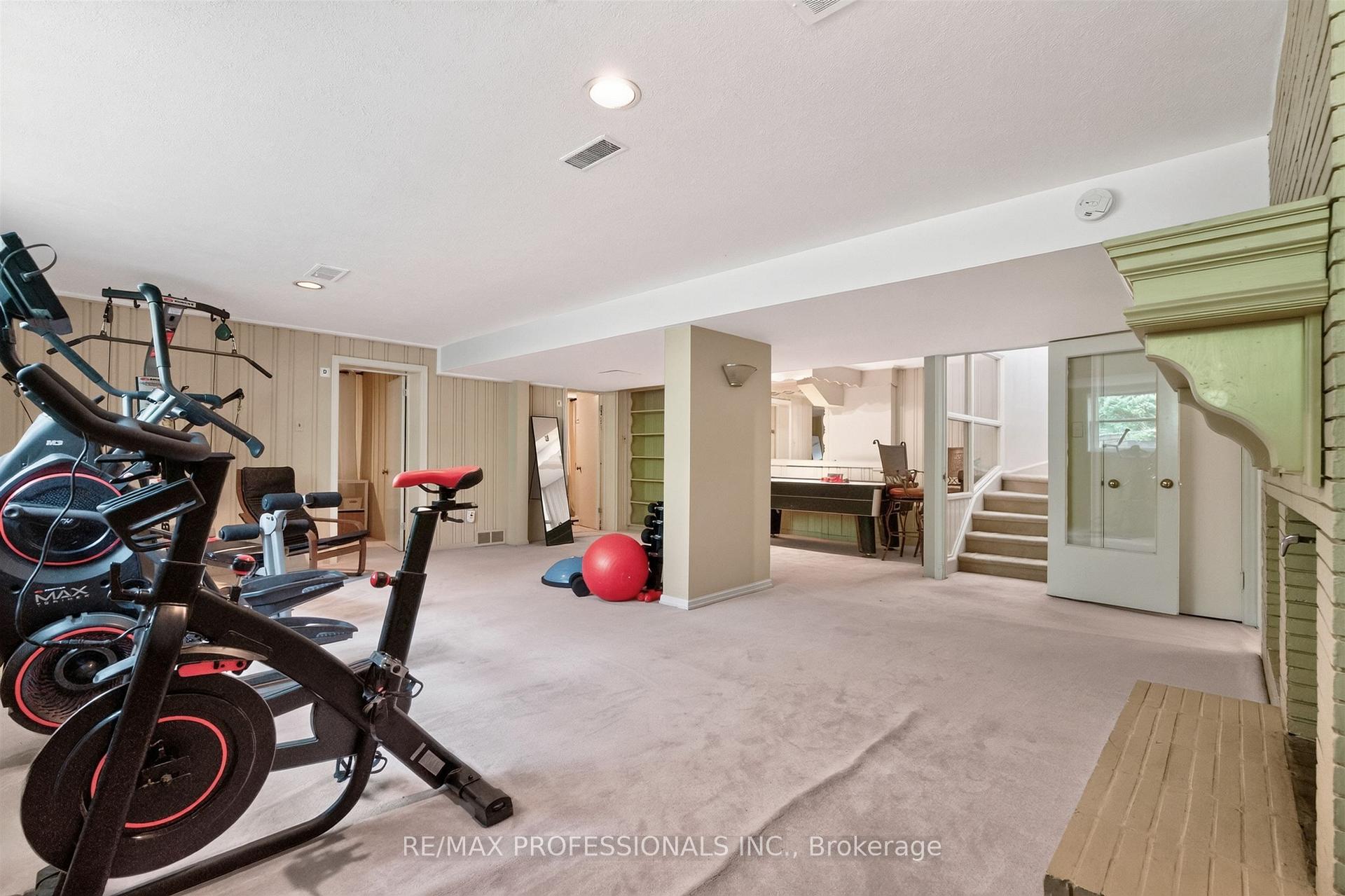 Photo 26 of 89 Valecrest Drive, Etobicoke, Edenbridge-Humber Valley — HOMEH