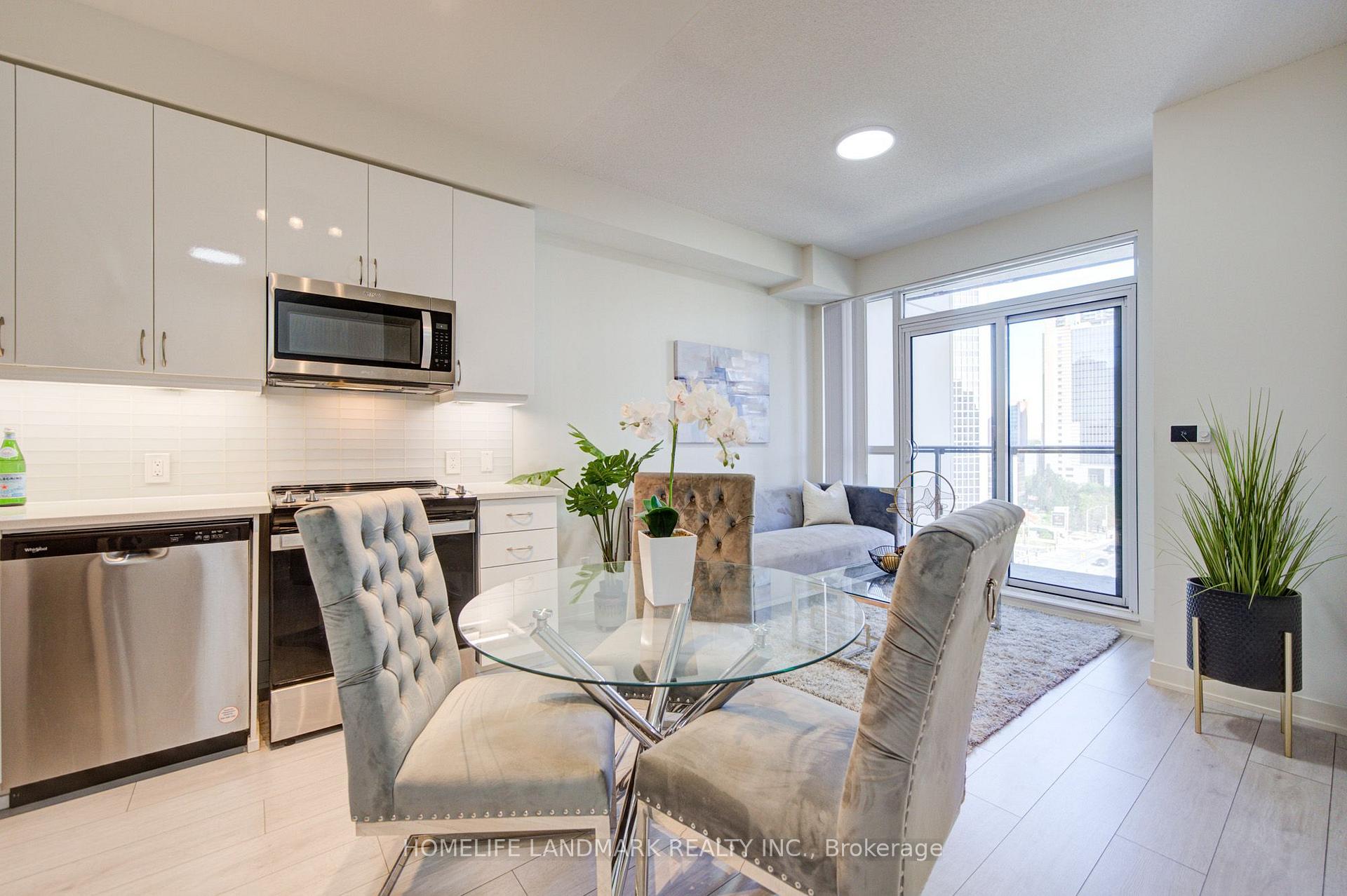 Photo 4 of Unit 818, 4955 yonge Street, North York, Willowdale East — HOMEH