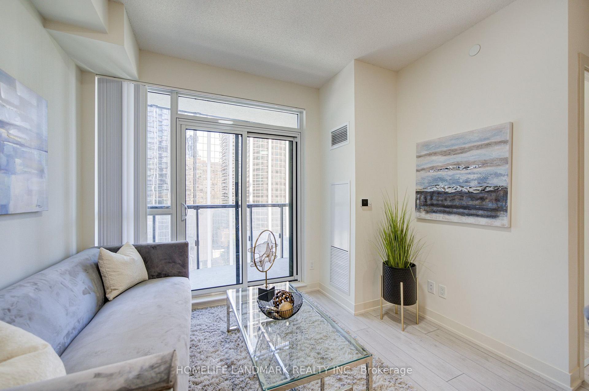 Photo 8 of Unit 818, 4955 yonge Street, North York, Willowdale East — HOMEH