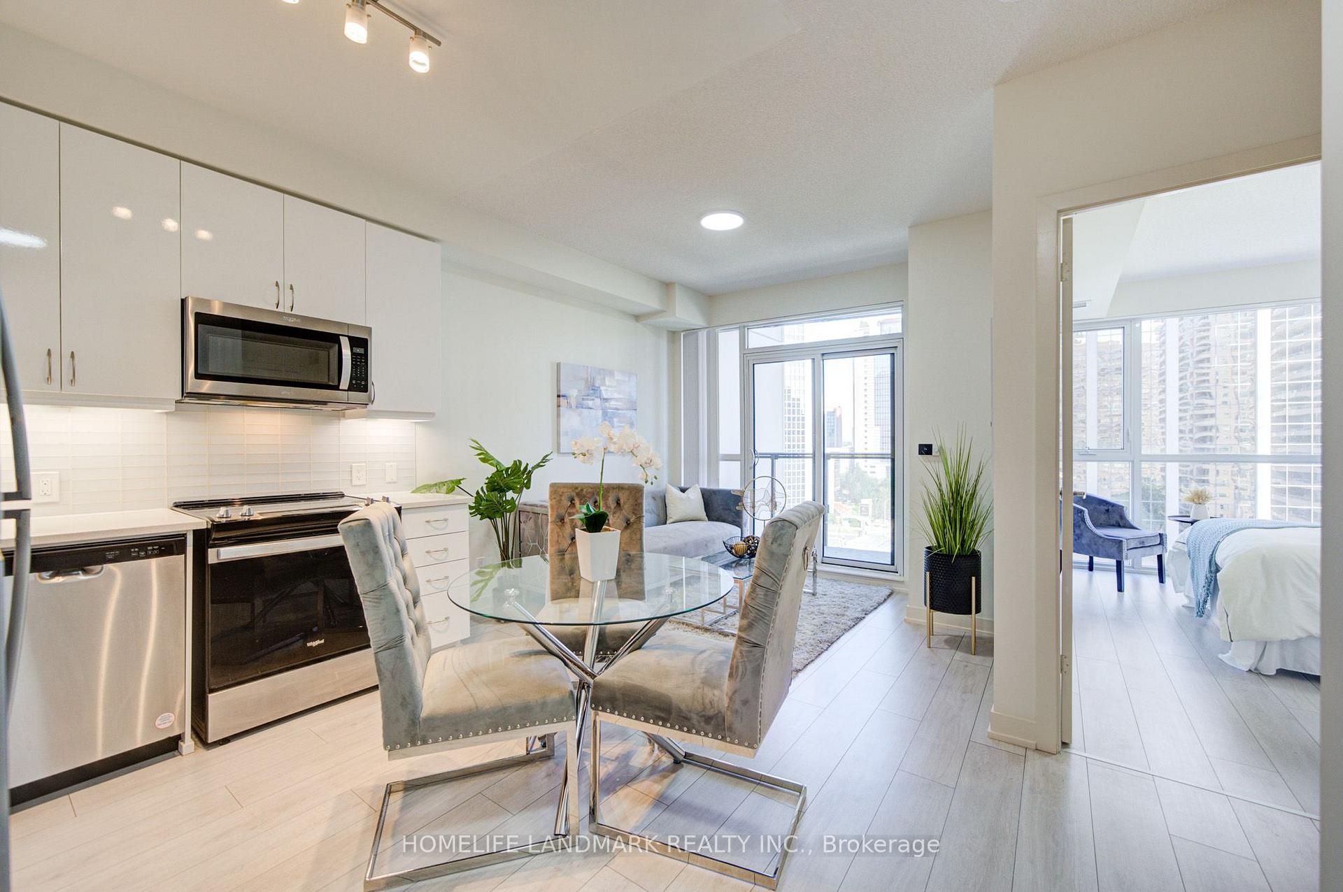 Photo 12 of Unit 818, 4955 yonge Street, North York, Willowdale East — HOMEH