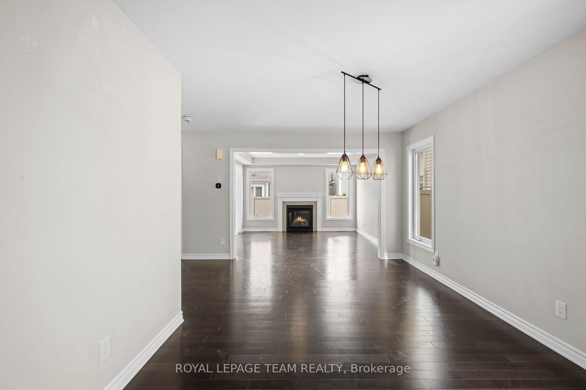 Photo 3 of 127 Solaris Drive, Ottawa, Kanata - Emerald Meadows/Trailwest — HOMEH