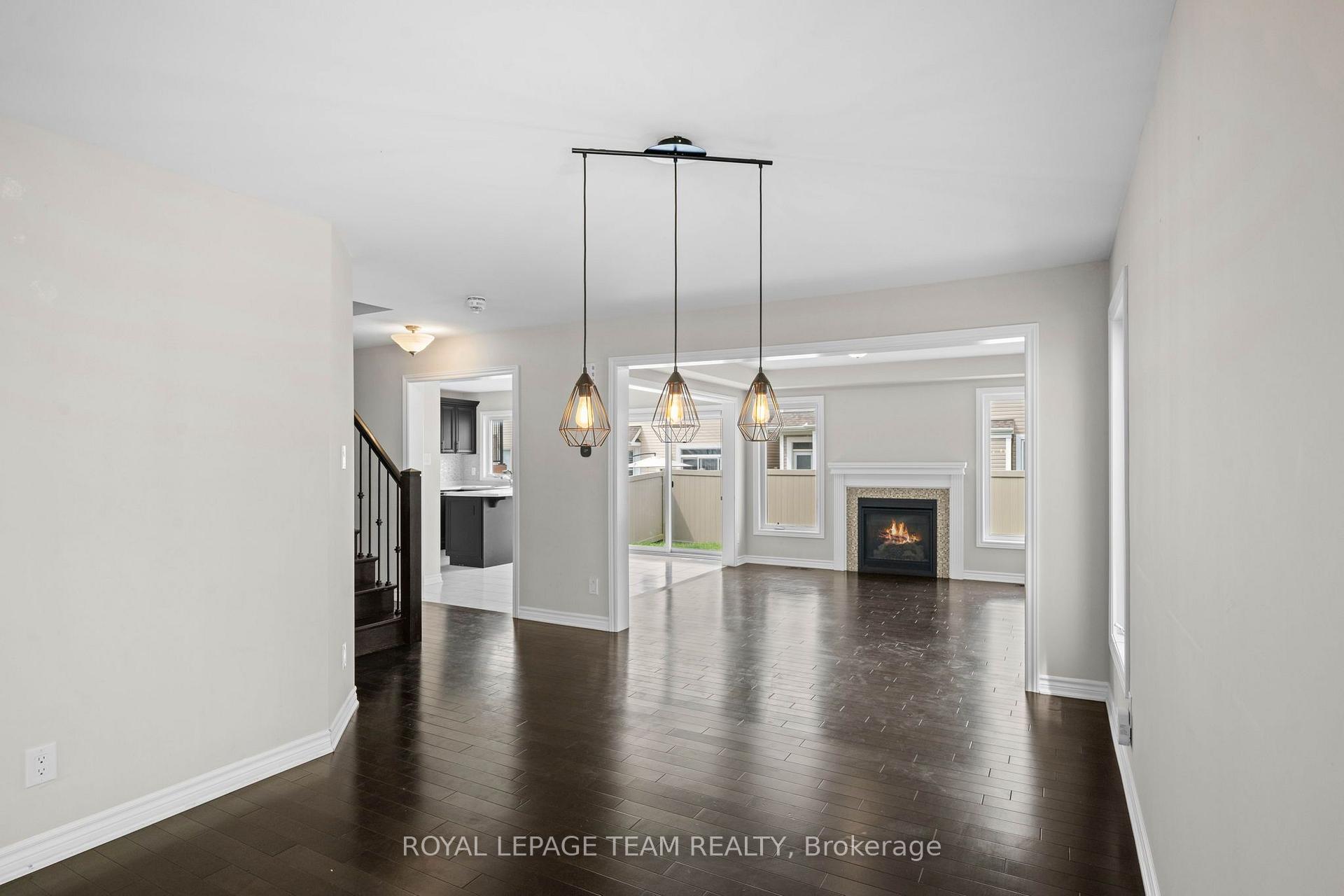 Photo 5 of 127 Solaris Drive, Ottawa, Kanata - Emerald Meadows/Trailwest — HOMEH