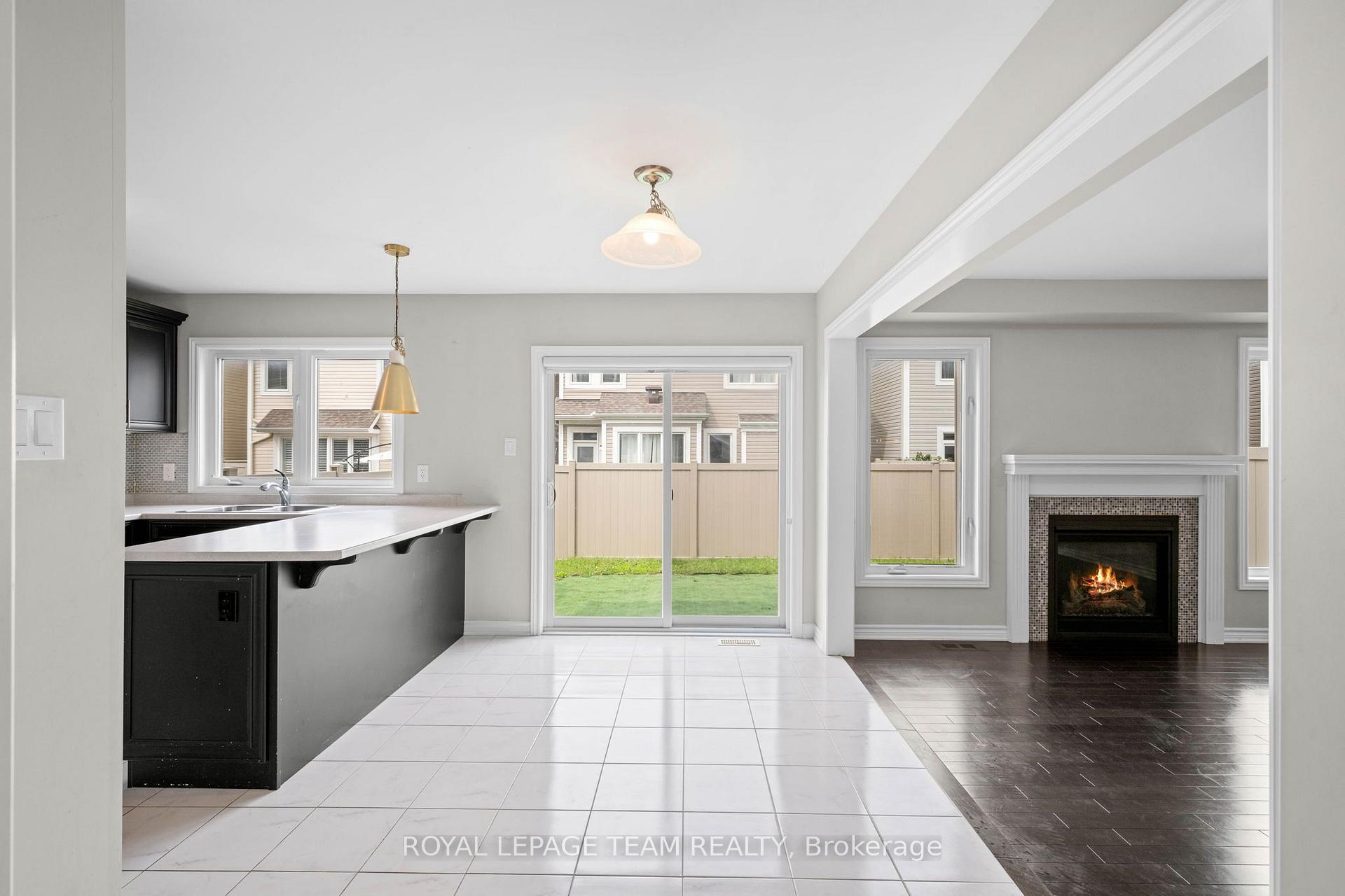 Photo 8 of 127 Solaris Drive, Ottawa, Kanata - Emerald Meadows/Trailwest — HOMEH