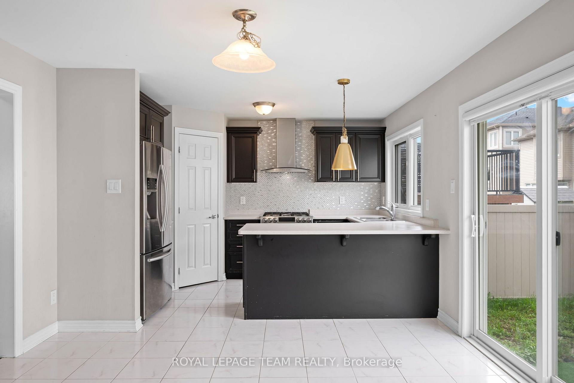 Photo 9 of 127 Solaris Drive, Ottawa, Kanata - Emerald Meadows/Trailwest — HOMEH