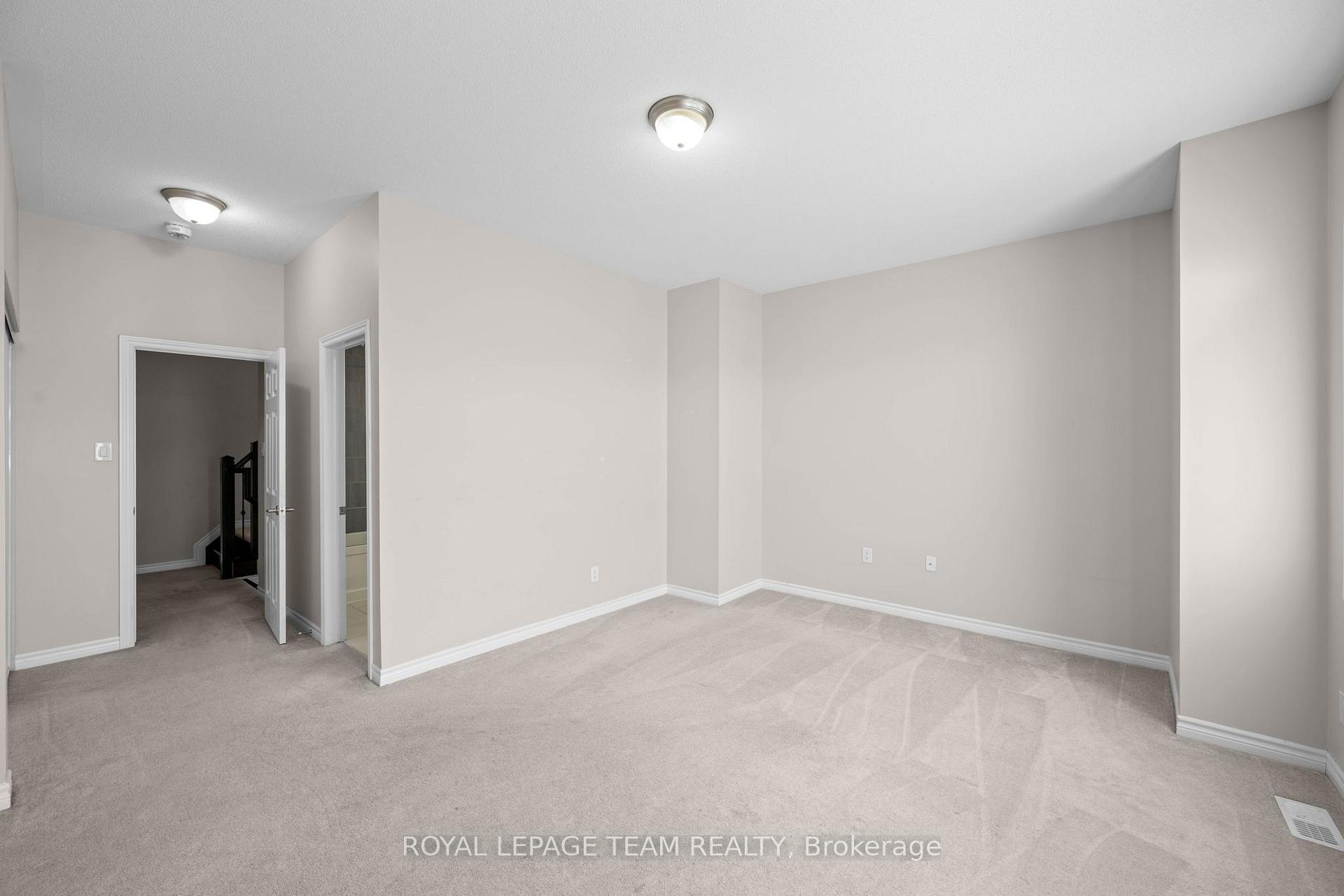Photo 12 of 127 Solaris Drive, Ottawa, Kanata - Emerald Meadows/Trailwest — HOMEH