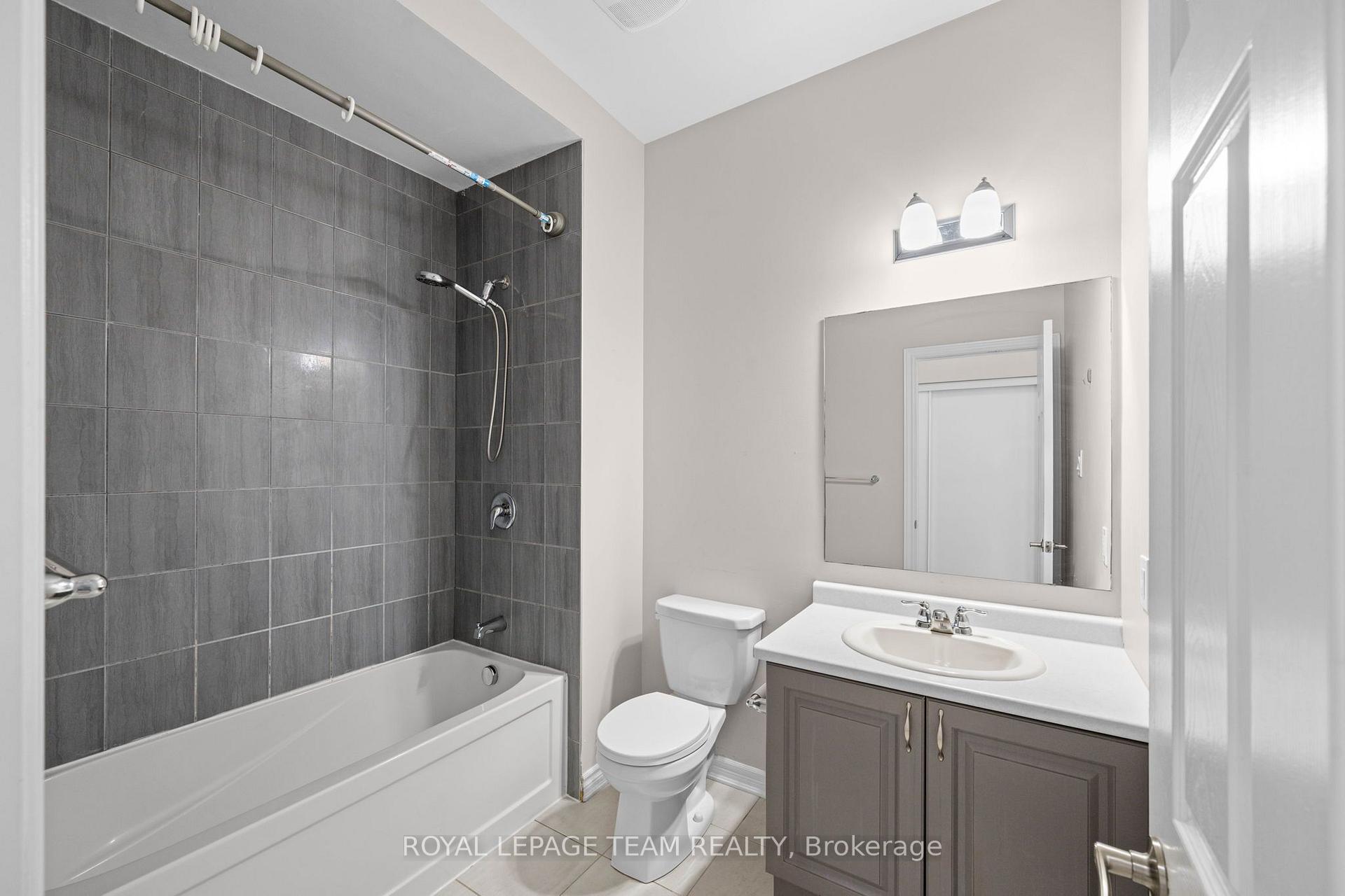 Photo 13 of 127 Solaris Drive, Ottawa, Kanata - Emerald Meadows/Trailwest — HOMEH