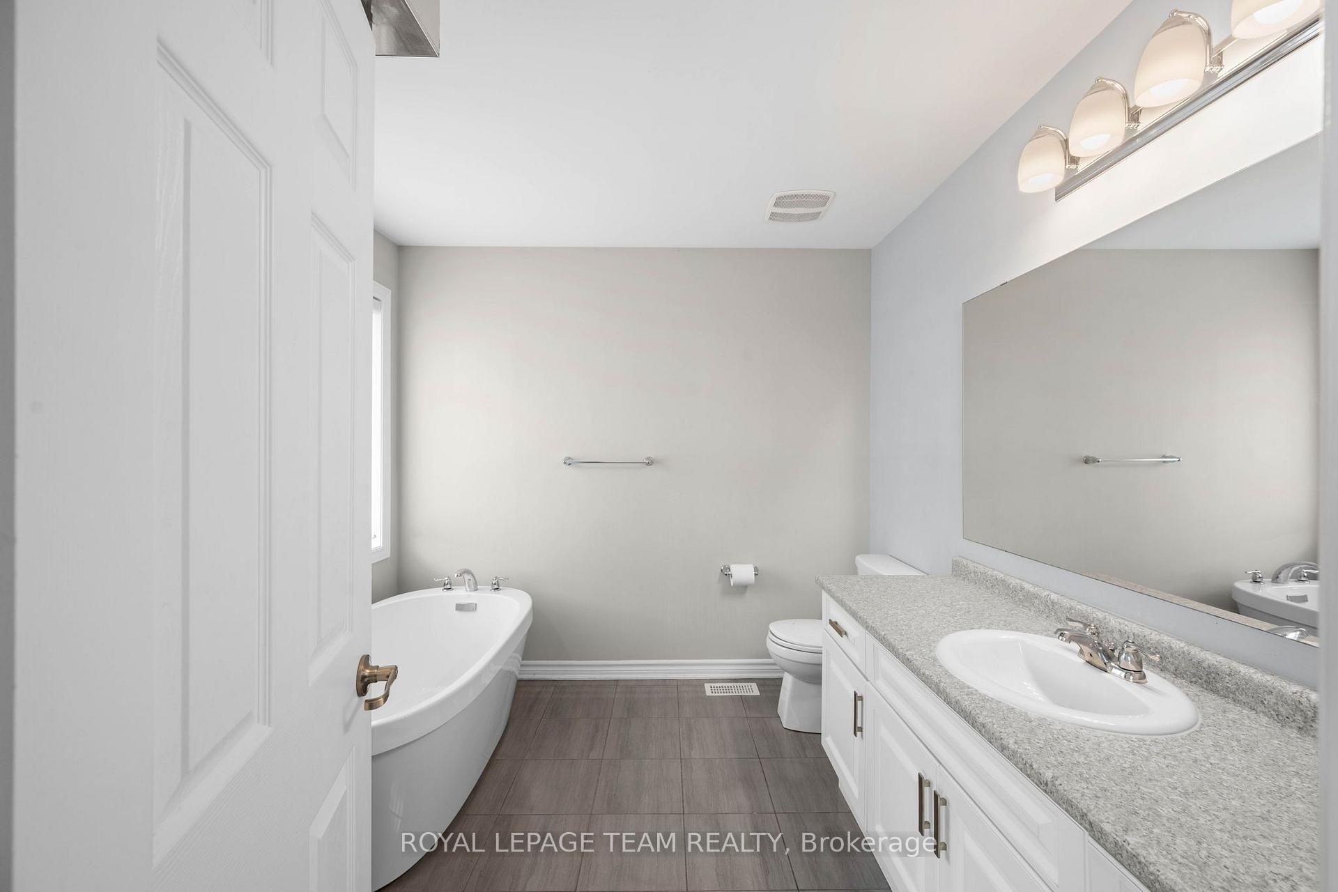 Photo 15 of 127 Solaris Drive, Ottawa, Kanata - Emerald Meadows/Trailwest — HOMEH