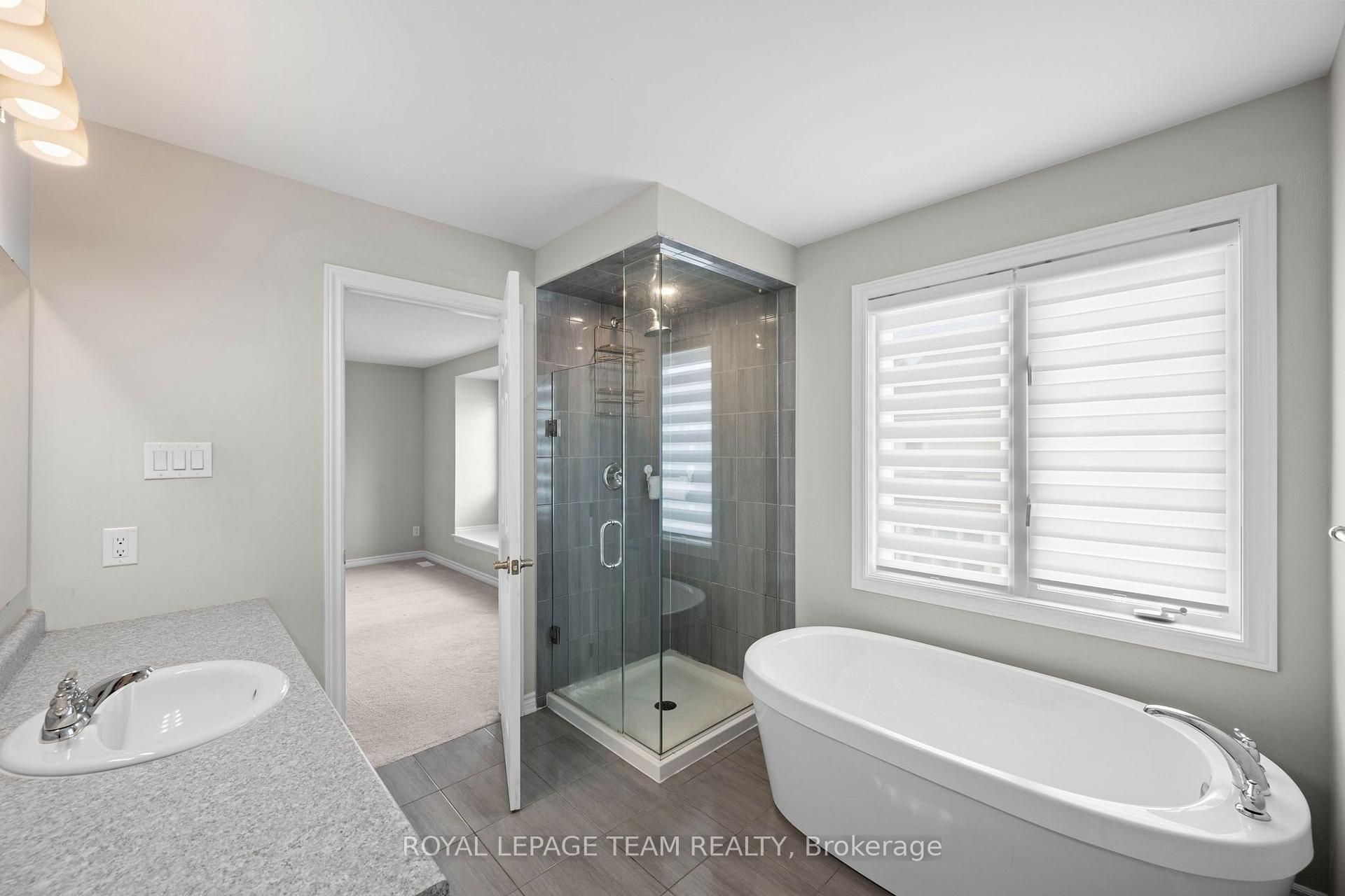 Photo 16 of 127 Solaris Drive, Ottawa, Kanata - Emerald Meadows/Trailwest — HOMEH