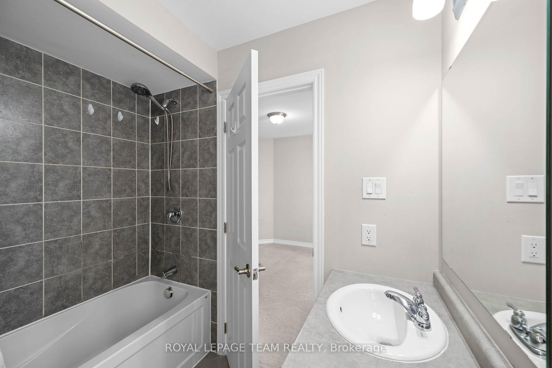 Photo 21 of 127 Solaris Drive, Ottawa, Kanata - Emerald Meadows/Trailwest — HOMEH