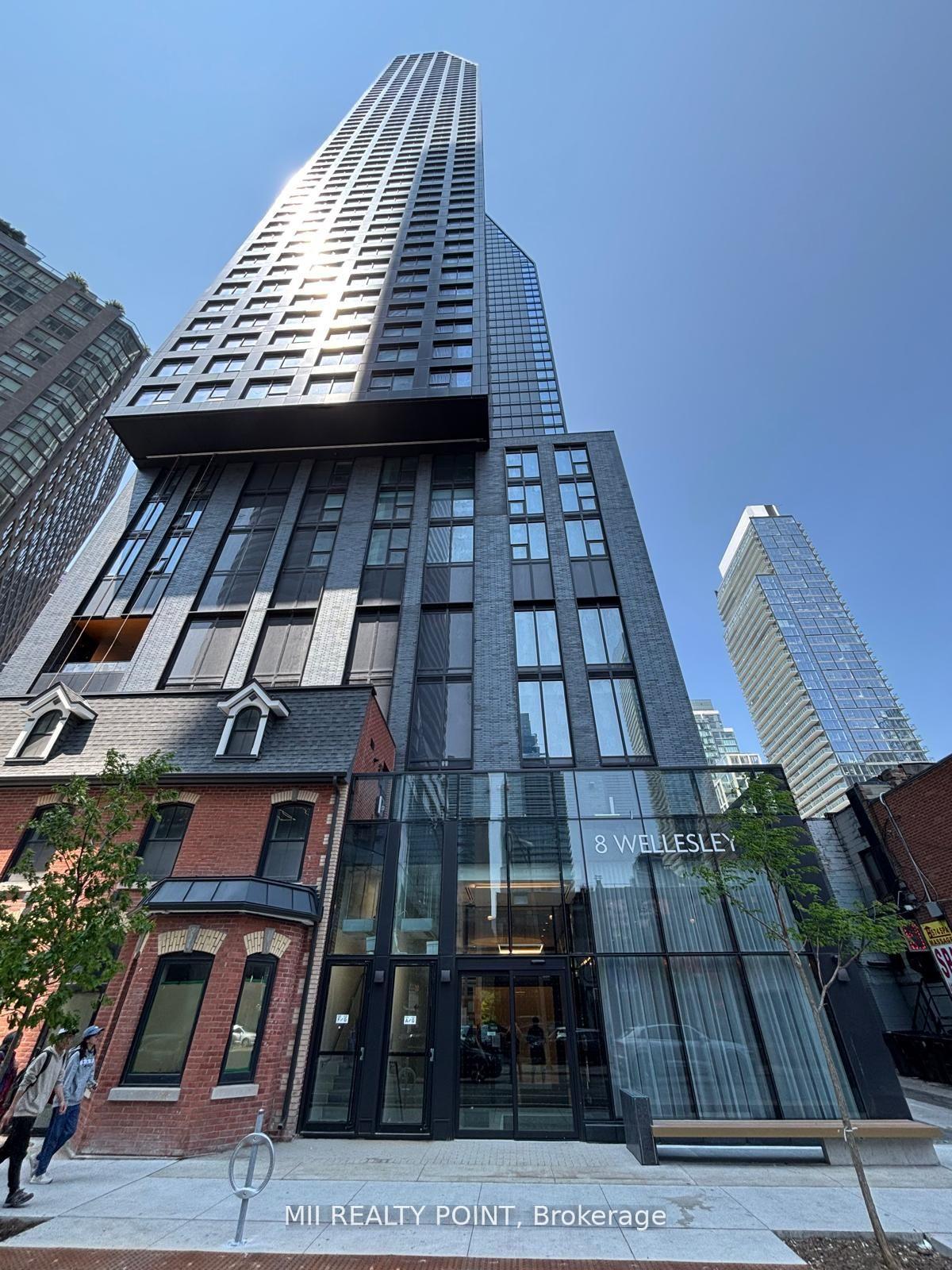 Front of Unit 908, 8 Wellesley Street W