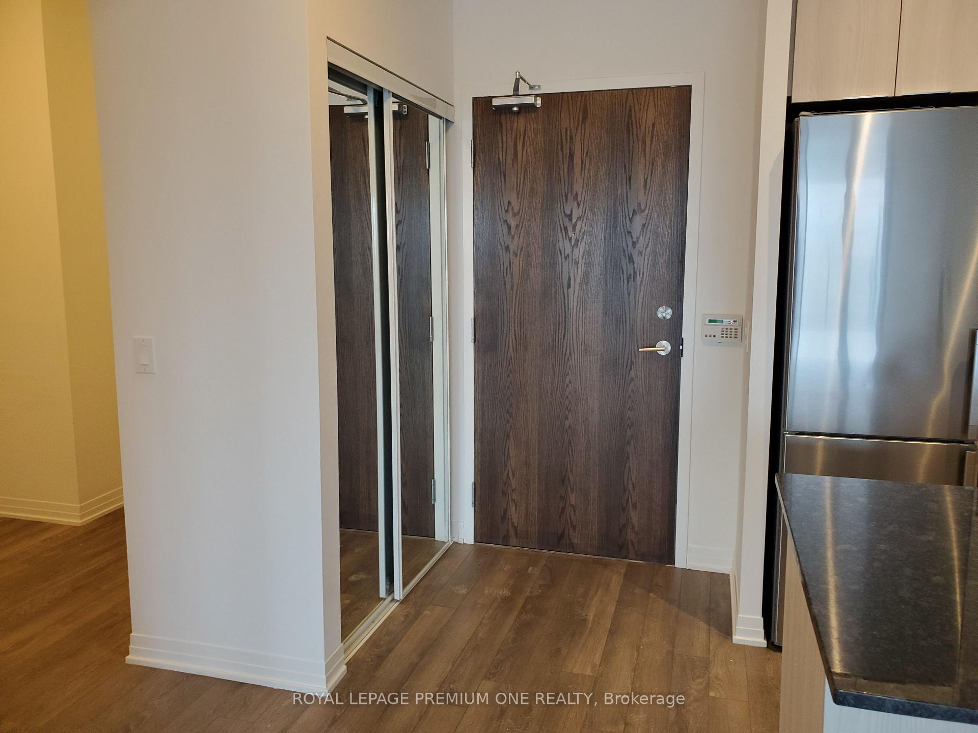 Photo 3 of Unit 416, 99 Eagle Rock Way, Vaughan, Maple — HOMEH