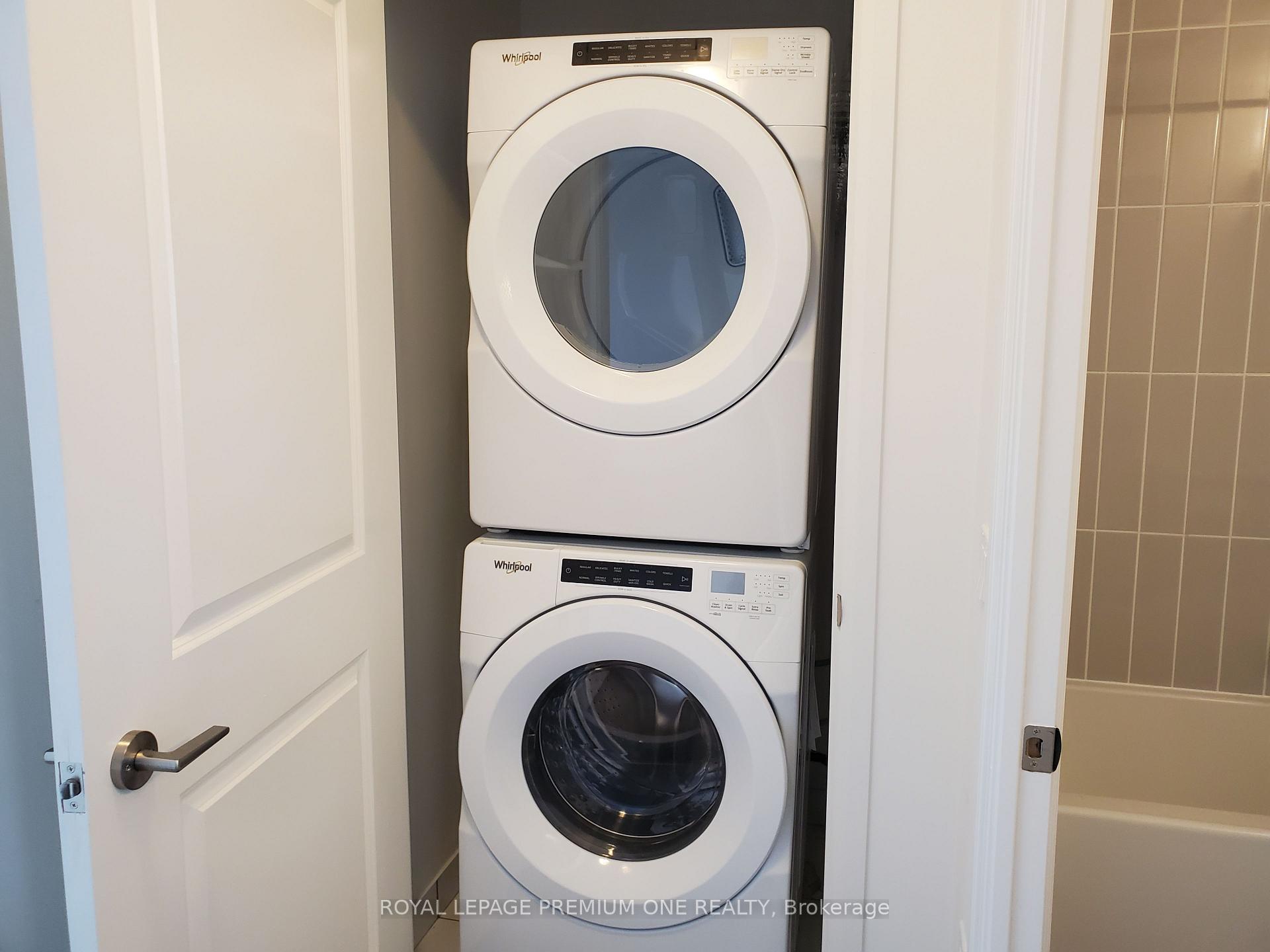 Photo 11 of Unit 416, 99 Eagle Rock Way, Vaughan, Maple — HOMEH