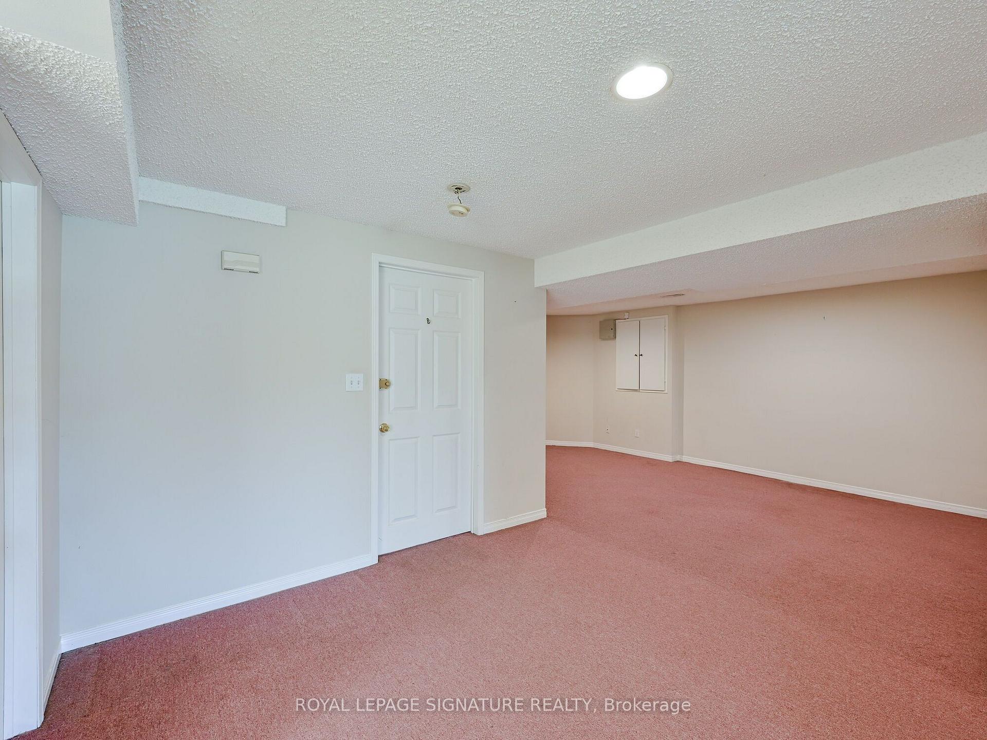 Photo 4 of Unit Lower, 556 Farwell Crescent, Mississauga, Hurontario — HOMEH