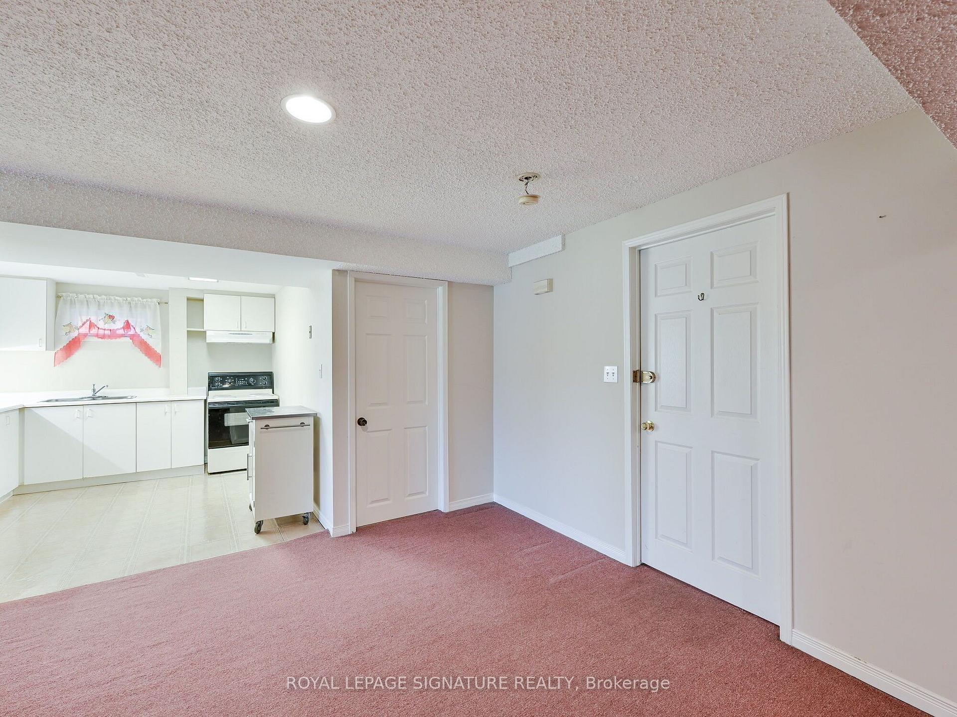 Photo 5 of Unit Lower, 556 Farwell Crescent, Mississauga, Hurontario — HOMEH
