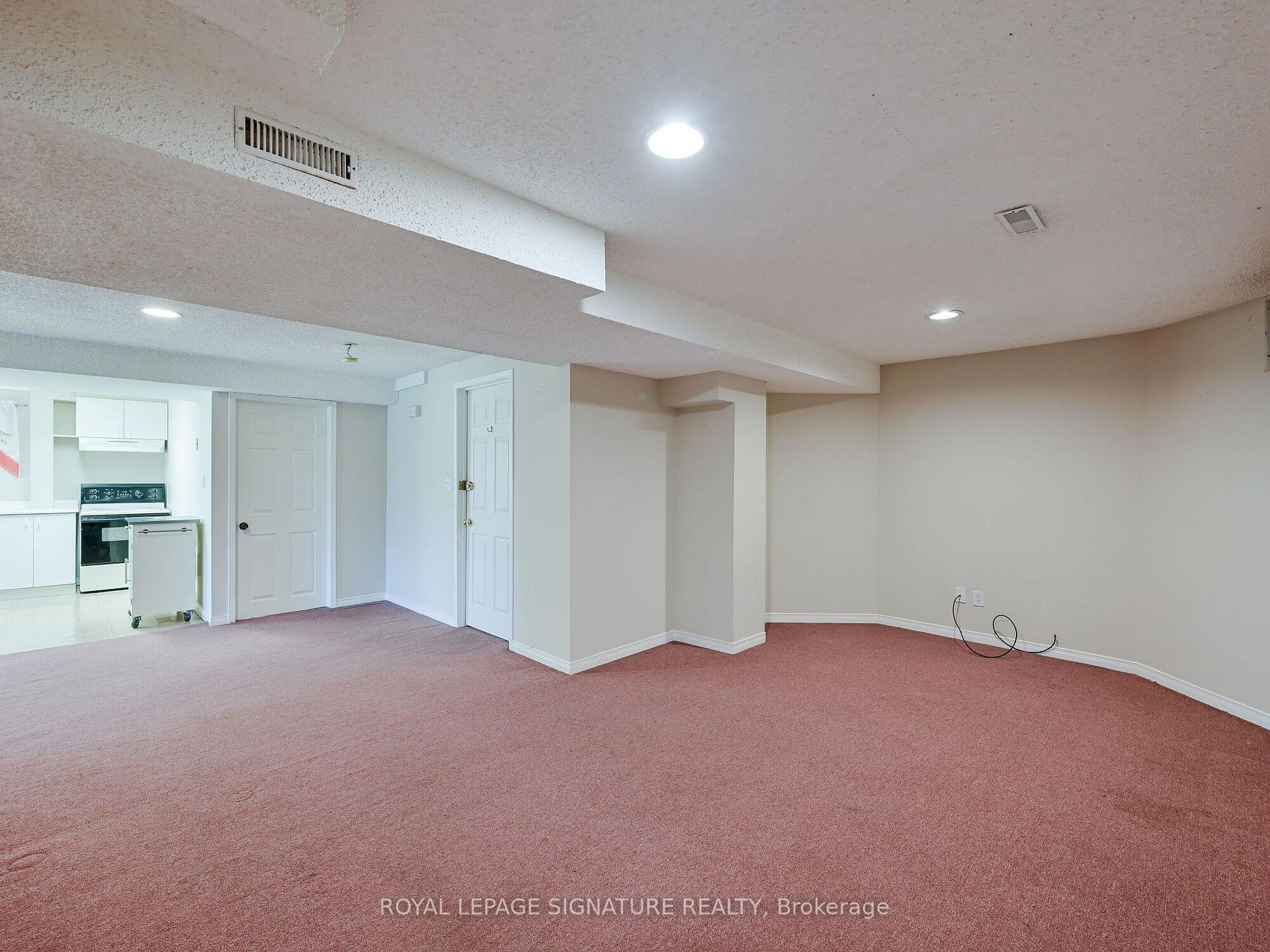 Photo 8 of Unit Lower, 556 Farwell Crescent, Mississauga, Hurontario — HOMEH