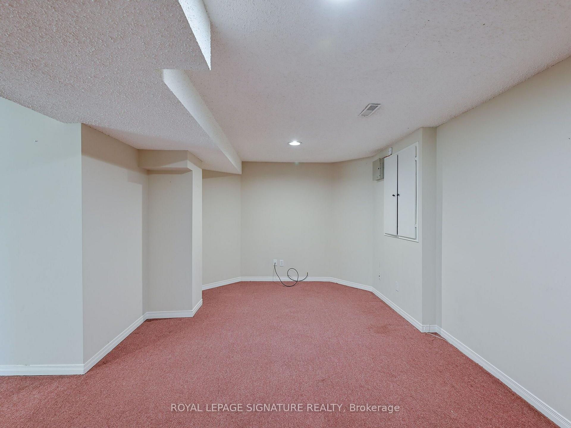 Photo 9 of Unit Lower, 556 Farwell Crescent, Mississauga, Hurontario — HOMEH
