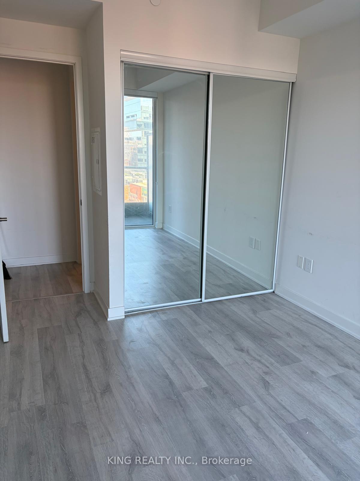 Photo 4 of Unit 806 E, 70 Princess Street E, Toronto, Waterfront Communities — HOMEH