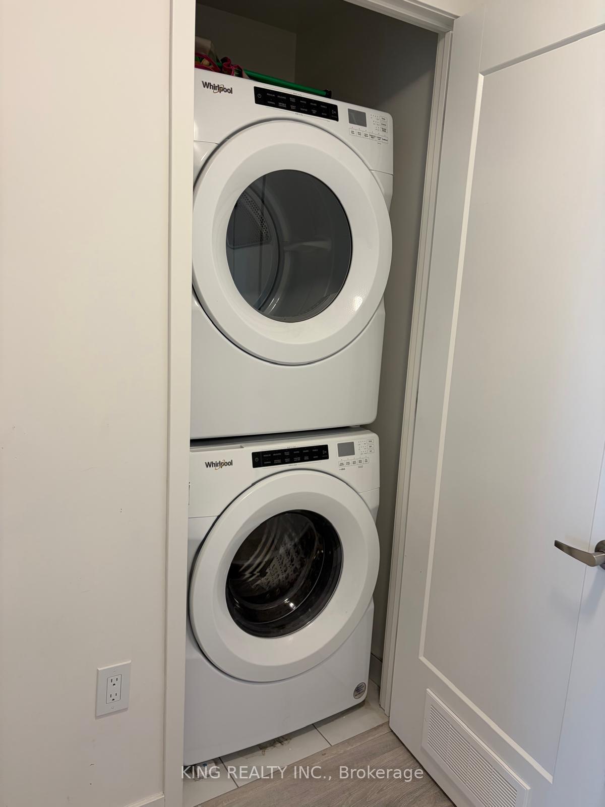 Photo 10 of Unit 806 E, 70 Princess Street E, Toronto, Waterfront Communities — HOMEH