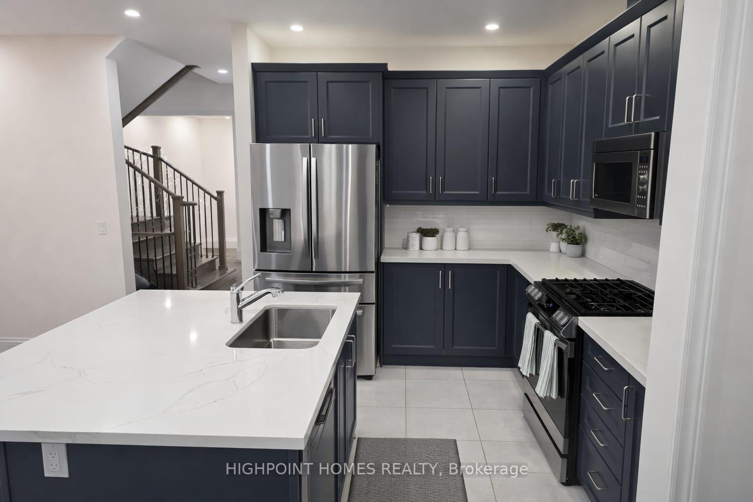 Photo 4 of 6 Beasley Grove, Hamilton, Ancaster — HOMEH
