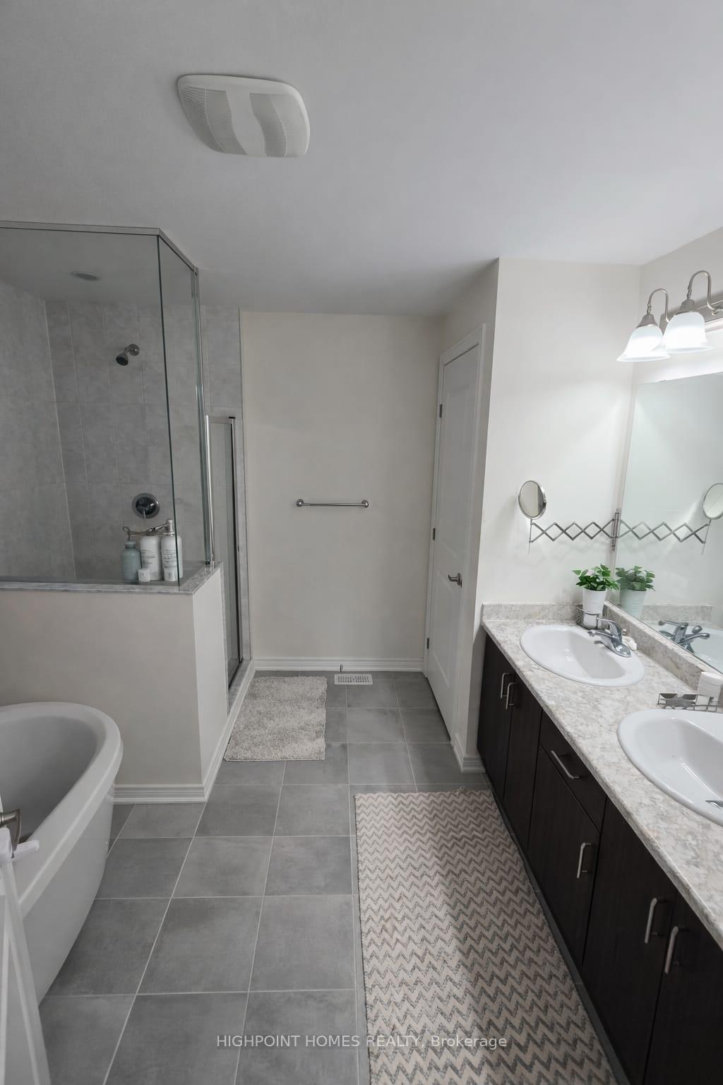 Photo 7 of 6 Beasley Grove, Hamilton, Ancaster — HOMEH
