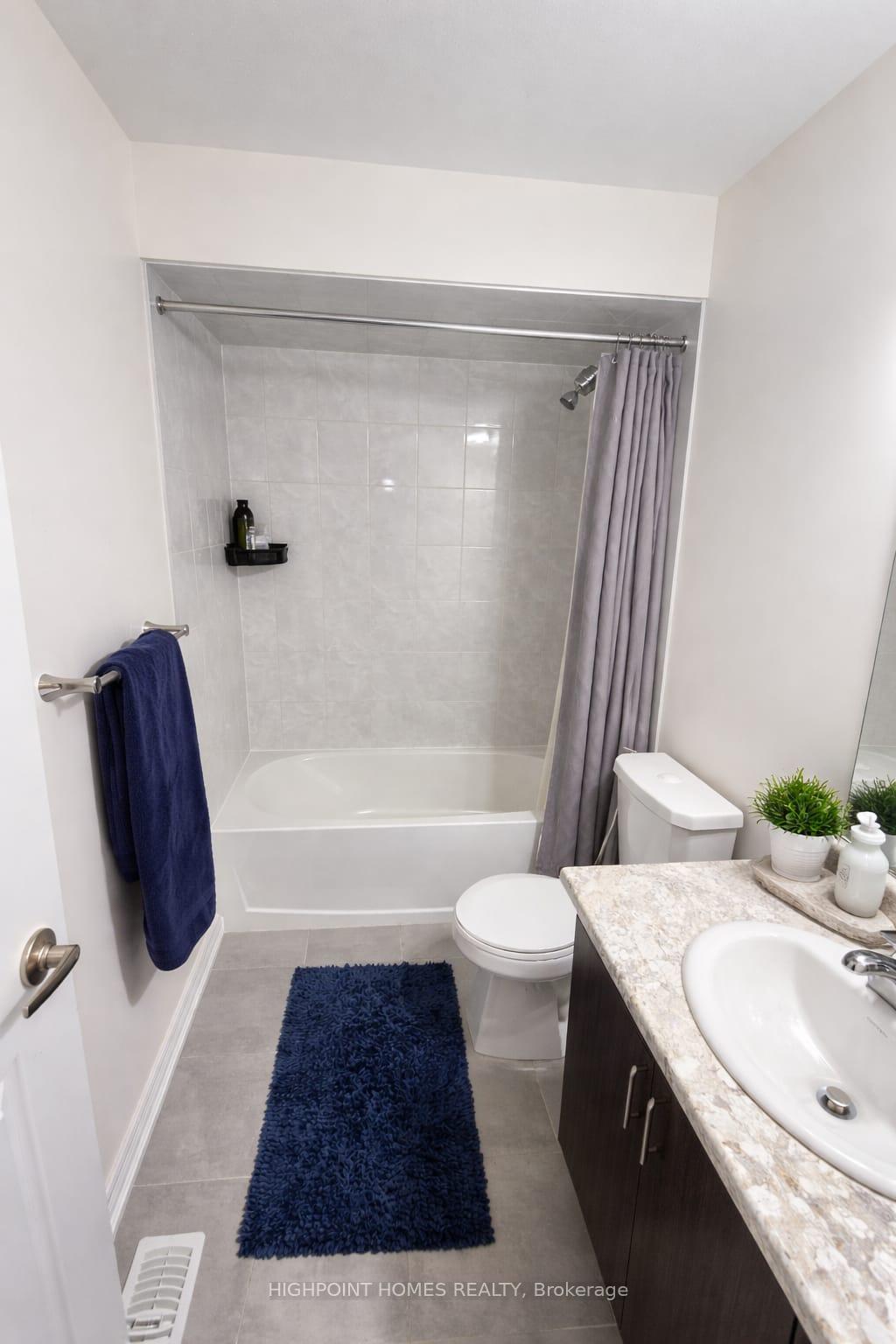 Photo 9 of 6 Beasley Grove, Hamilton, Ancaster — HOMEH