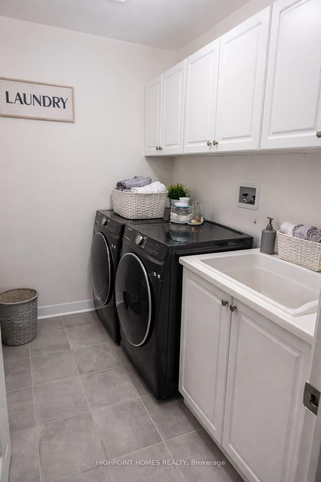 Photo 13 of 6 Beasley Grove, Hamilton, Ancaster — HOMEH