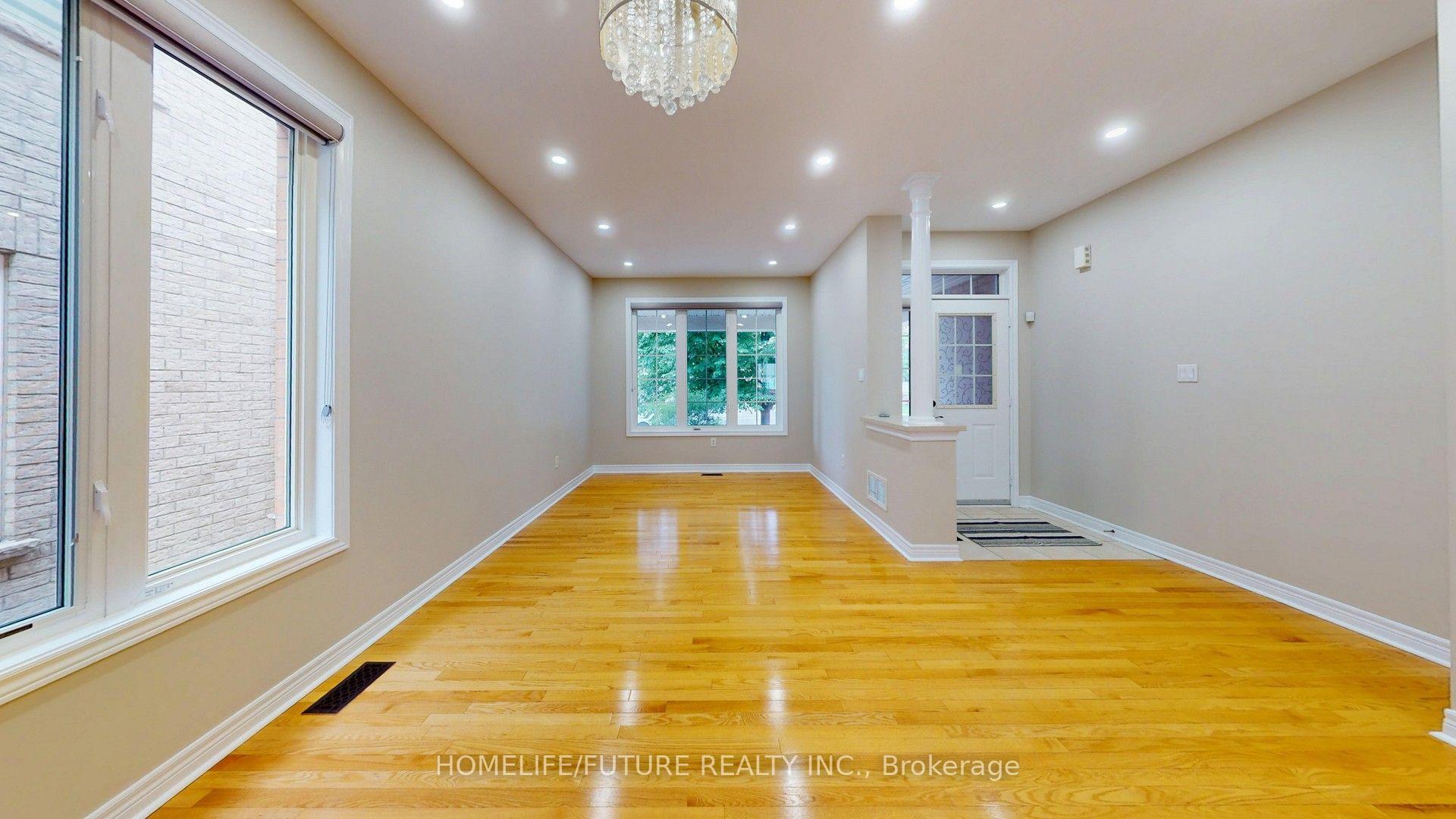 Photo 5 of 15 Ada Gardens, Markham, Box Grove — HOMEH