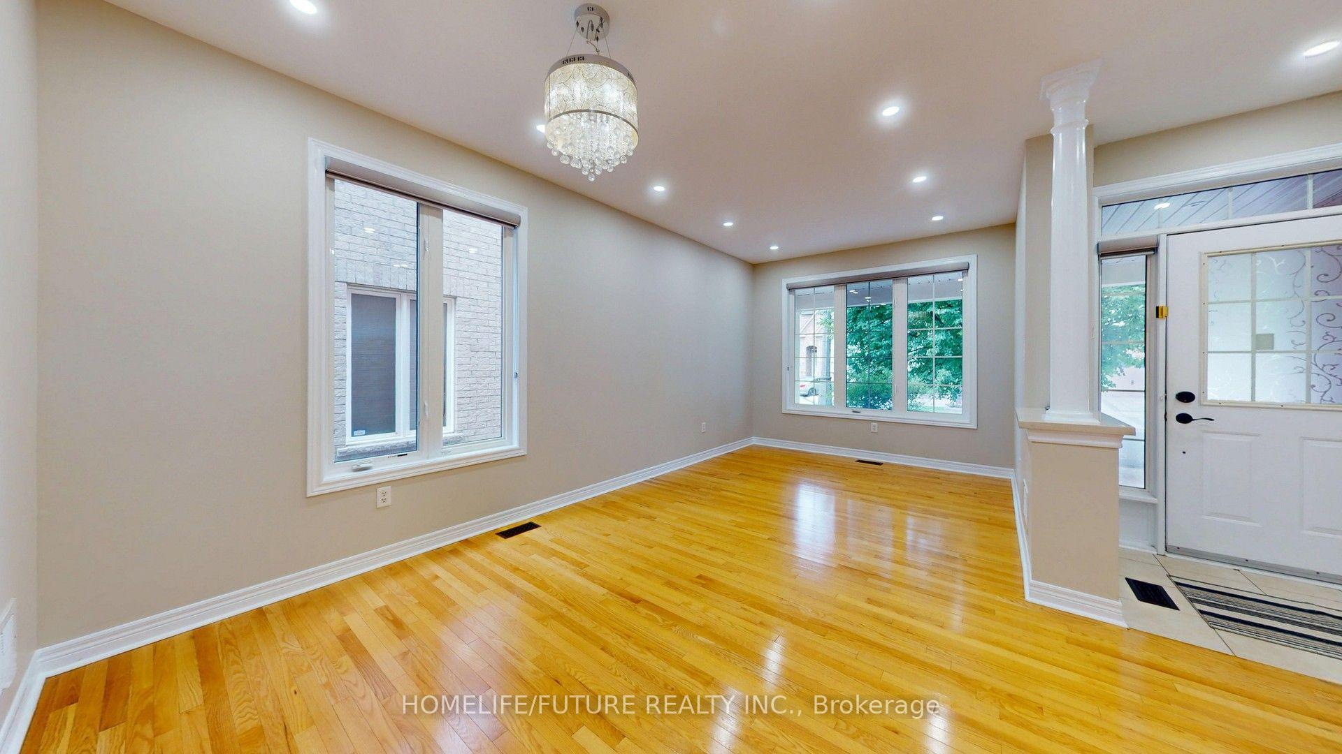 Photo 6 of 15 Ada Gardens, Markham, Box Grove — HOMEH
