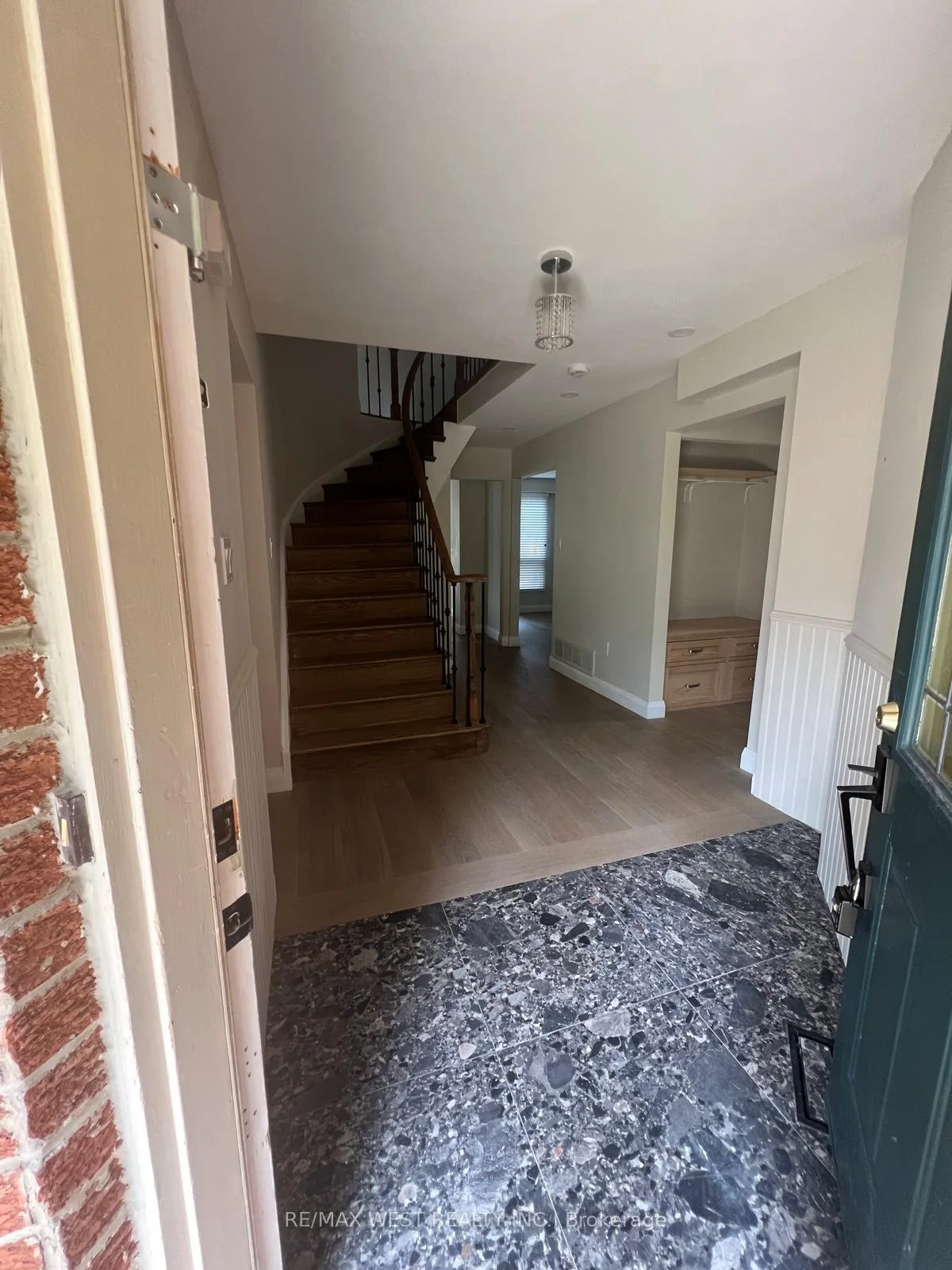 Photo 3 of 51 Moorcrest Drive, Aurora, Aurora Village — HOMEH