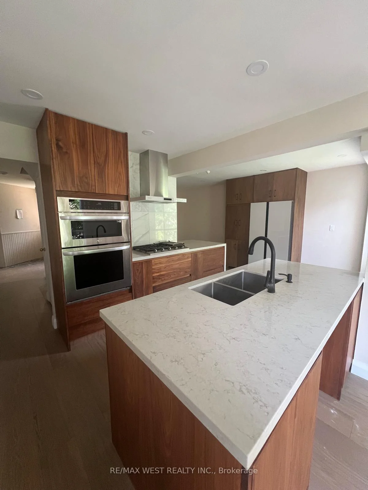 Photo 7 of 51 Moorcrest Drive, Aurora, Aurora Village — HOMEH