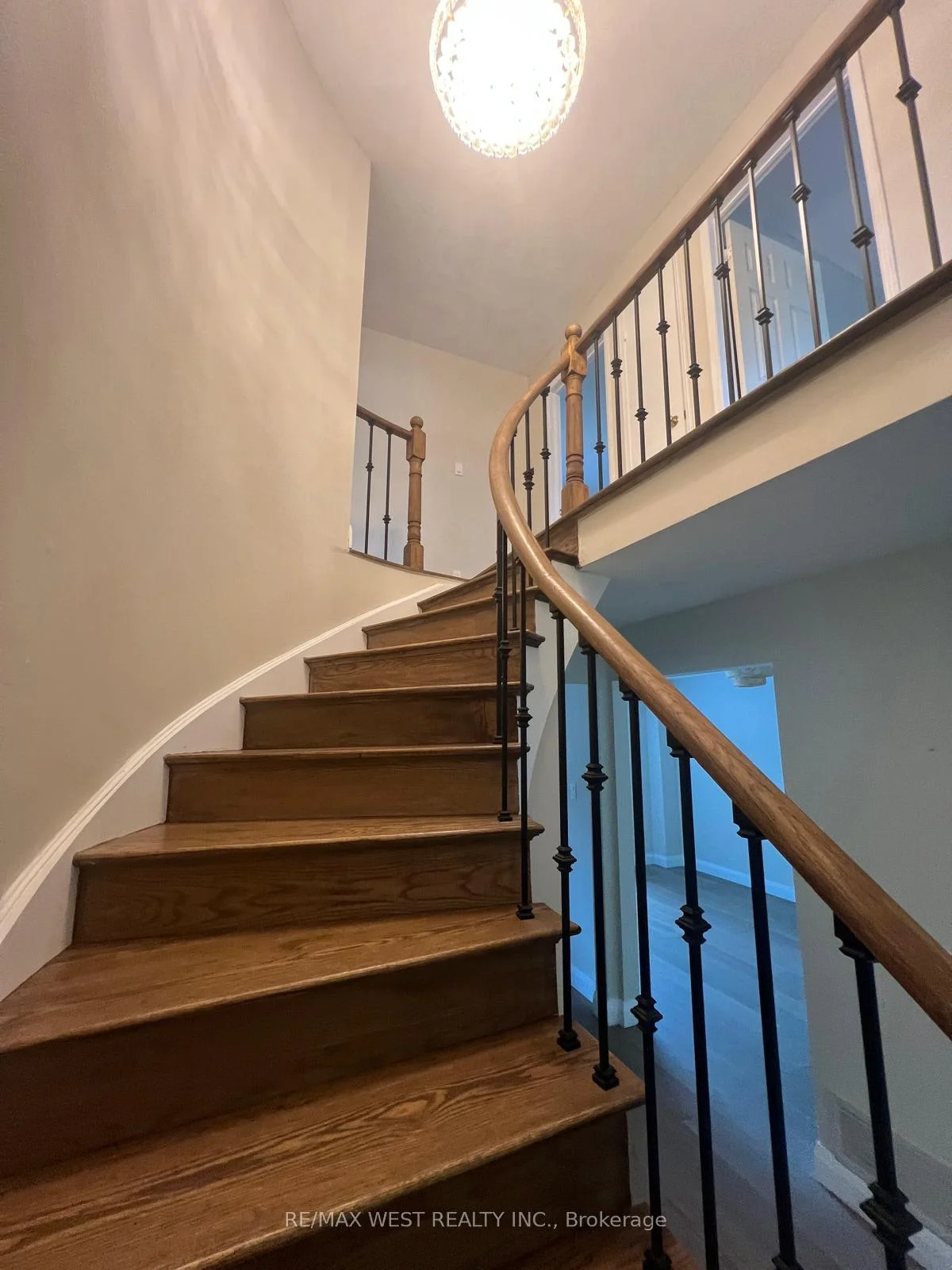 Photo 16 of 51 Moorcrest Drive, Aurora, Aurora Village — HOMEH