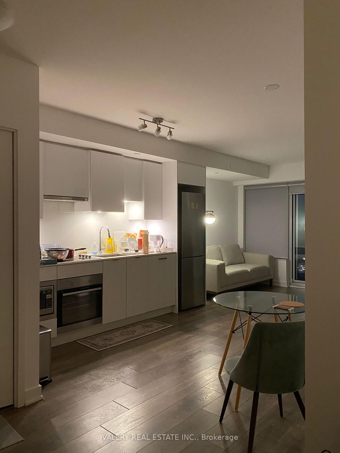 Photo 2 of Unit 2205, 195 Redpath Avenue, Toronto, Mount Pleasant West — HOMEH