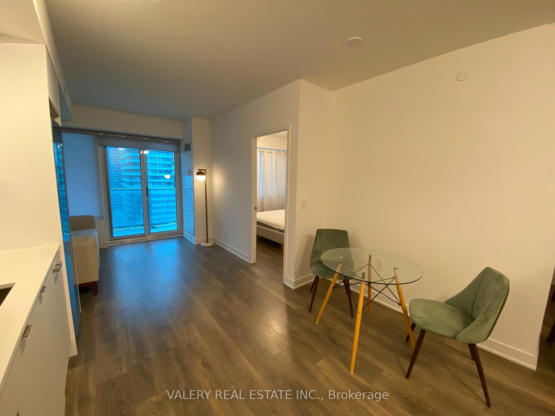Photo 4 of Unit 2205, 195 Redpath Avenue, Toronto, Mount Pleasant West — HOMEH
