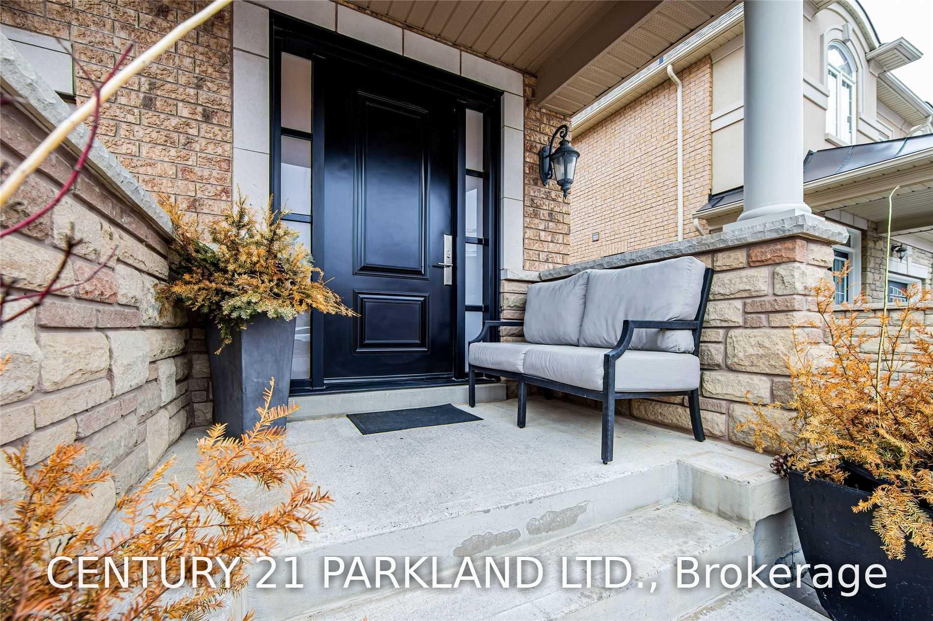 Photo 3 of 15 Sedgewick Place, Vaughan, Vellore Village — HOMEH