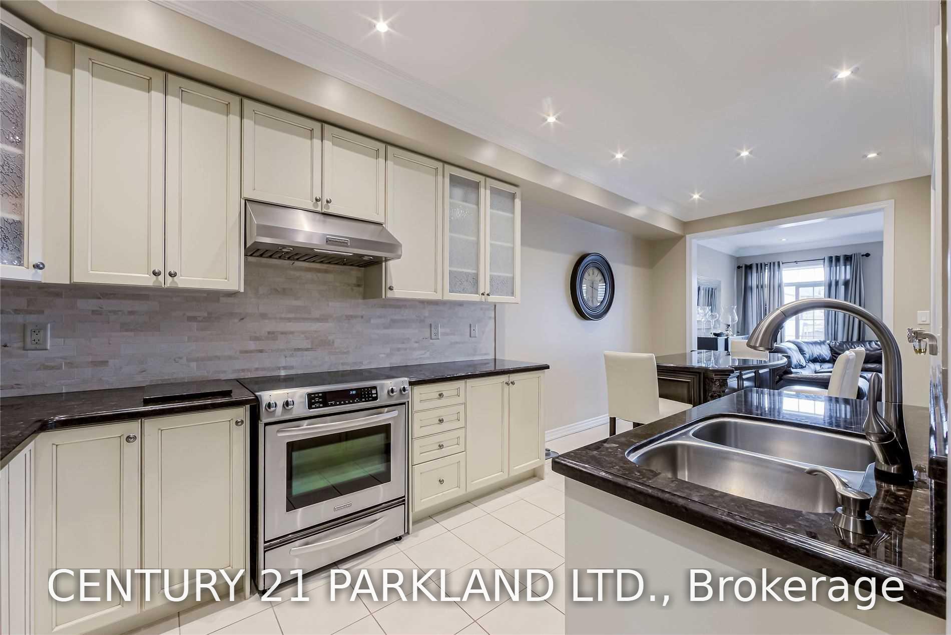 Photo 16 of 15 Sedgewick Place, Vaughan, Vellore Village — HOMEH