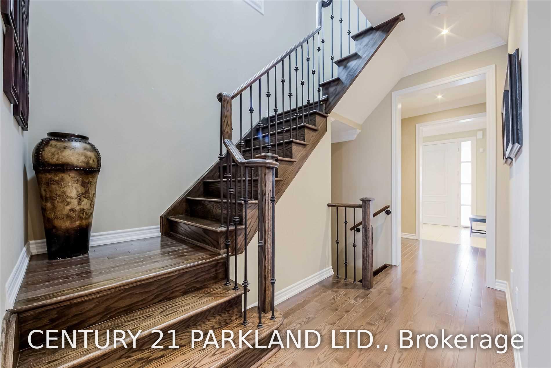 Photo 18 of 15 Sedgewick Place, Vaughan, Vellore Village — HOMEH