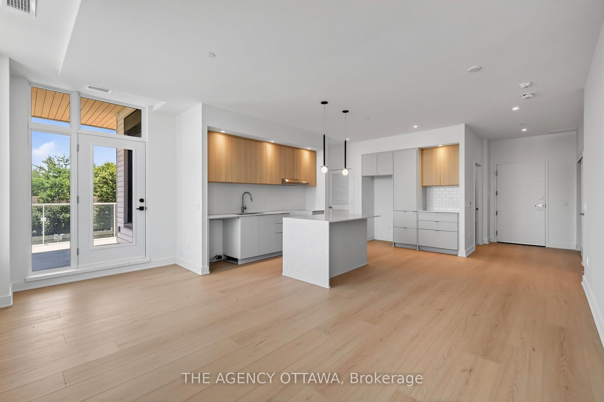 Photo 6 of Unit 303, 3085 Riverside Drive, Ottawa, Mooneys Bay/Riverside Park — HOMEH