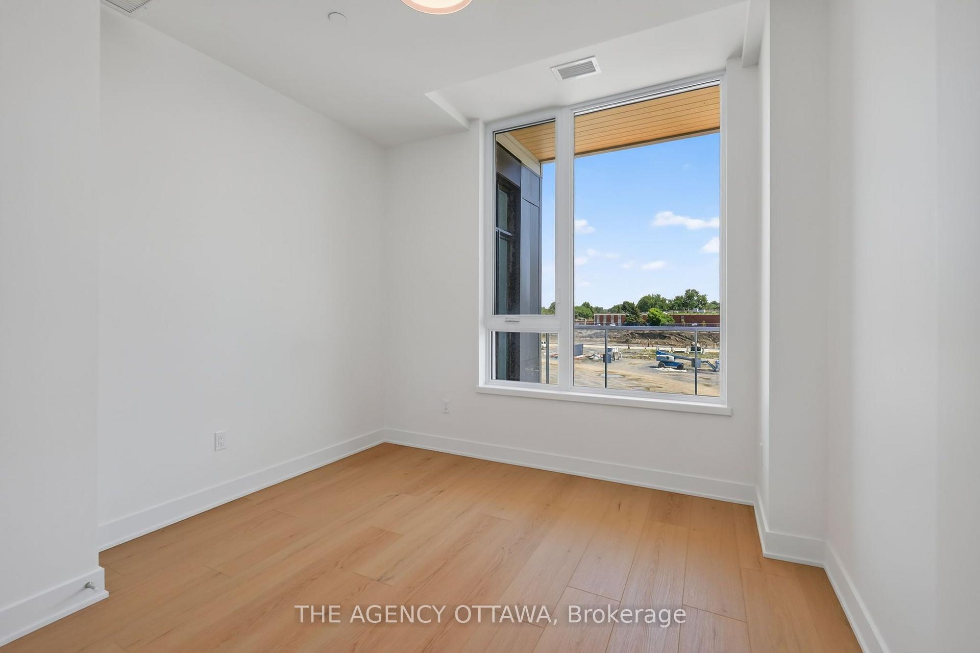 Photo 10 of Unit 303, 3085 Riverside Drive, Ottawa, Mooneys Bay/Riverside Park — HOMEH