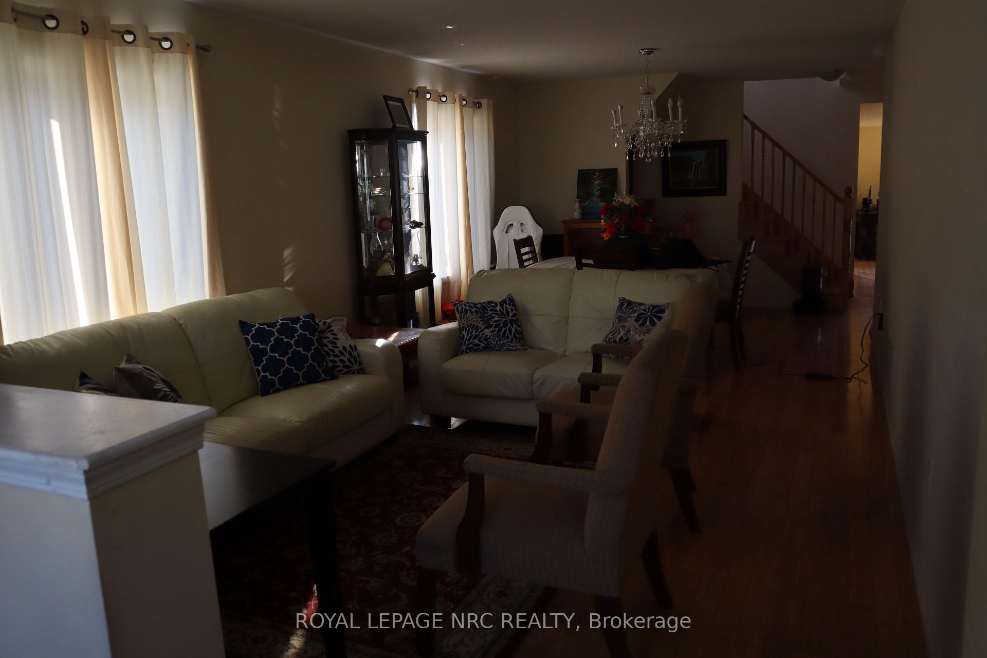 Photo 7 of 28 Dulverton Drive, Brampton, Northwest Brampton — HOMEH
